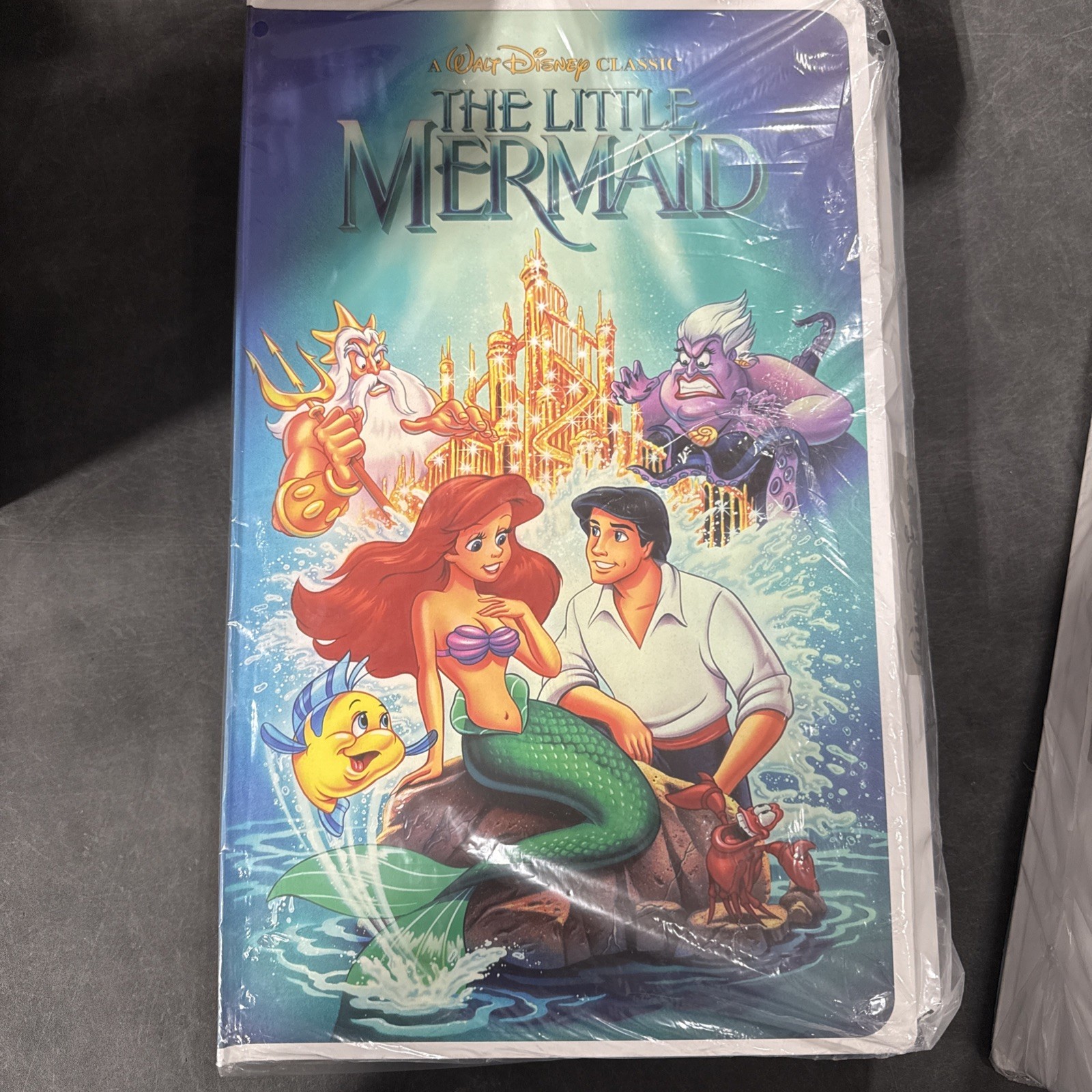 WALT DISNEY THE LITTLE MERMAID VHS BOXED SILK TOUCH THROW BLANKET - Box Damage