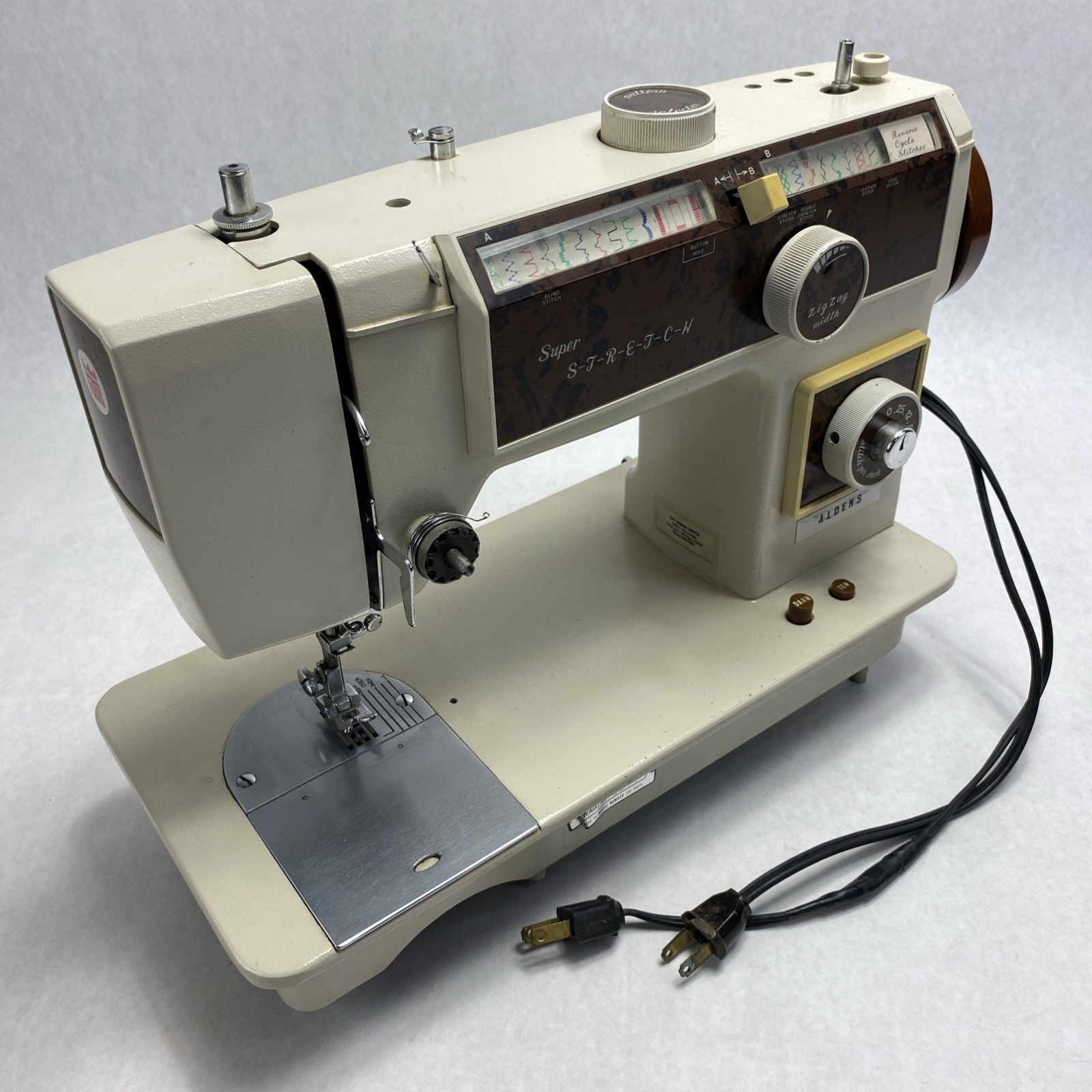 Vintage Morse Super Deluxe Zig Zag Model 5500 Sewing Machine