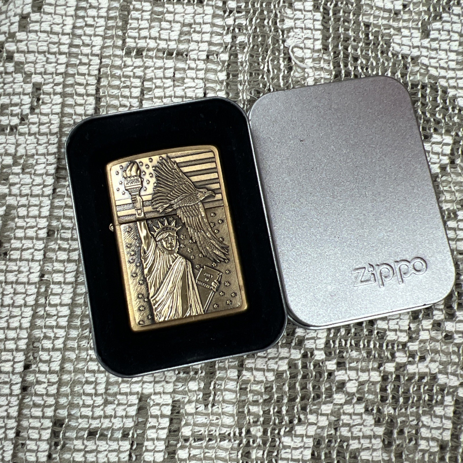 2000 Zippo Barrett Smythe Brass Statue of Liberty Eagle Lighter