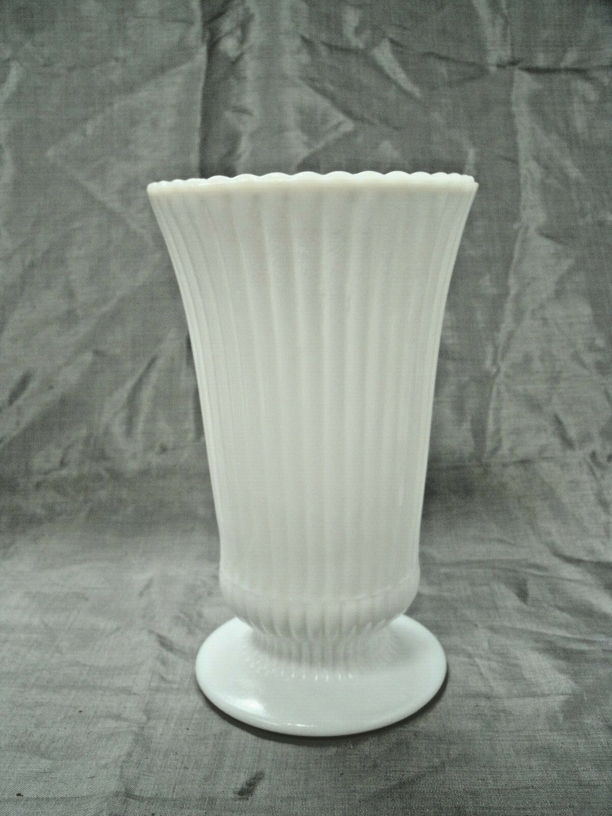 Vtg EO Brody Milk Glass Ribbed Shower Flower 8+
