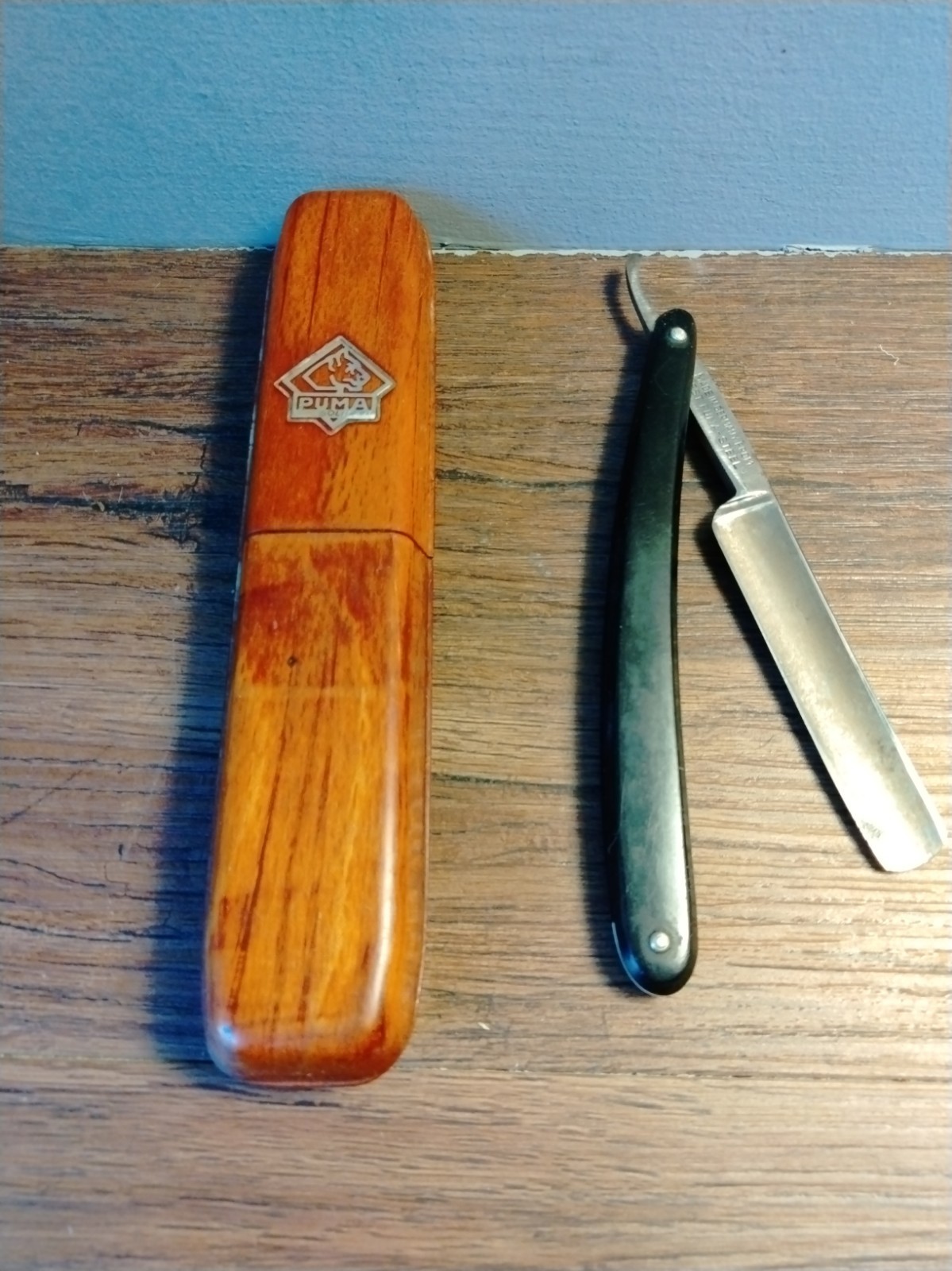 Vintage Puma 6 Solingen Straight Razor Puma Steel with Wood Case Vintage Puma 6 Solingen Straight Razor Puma Steel with Wood Case