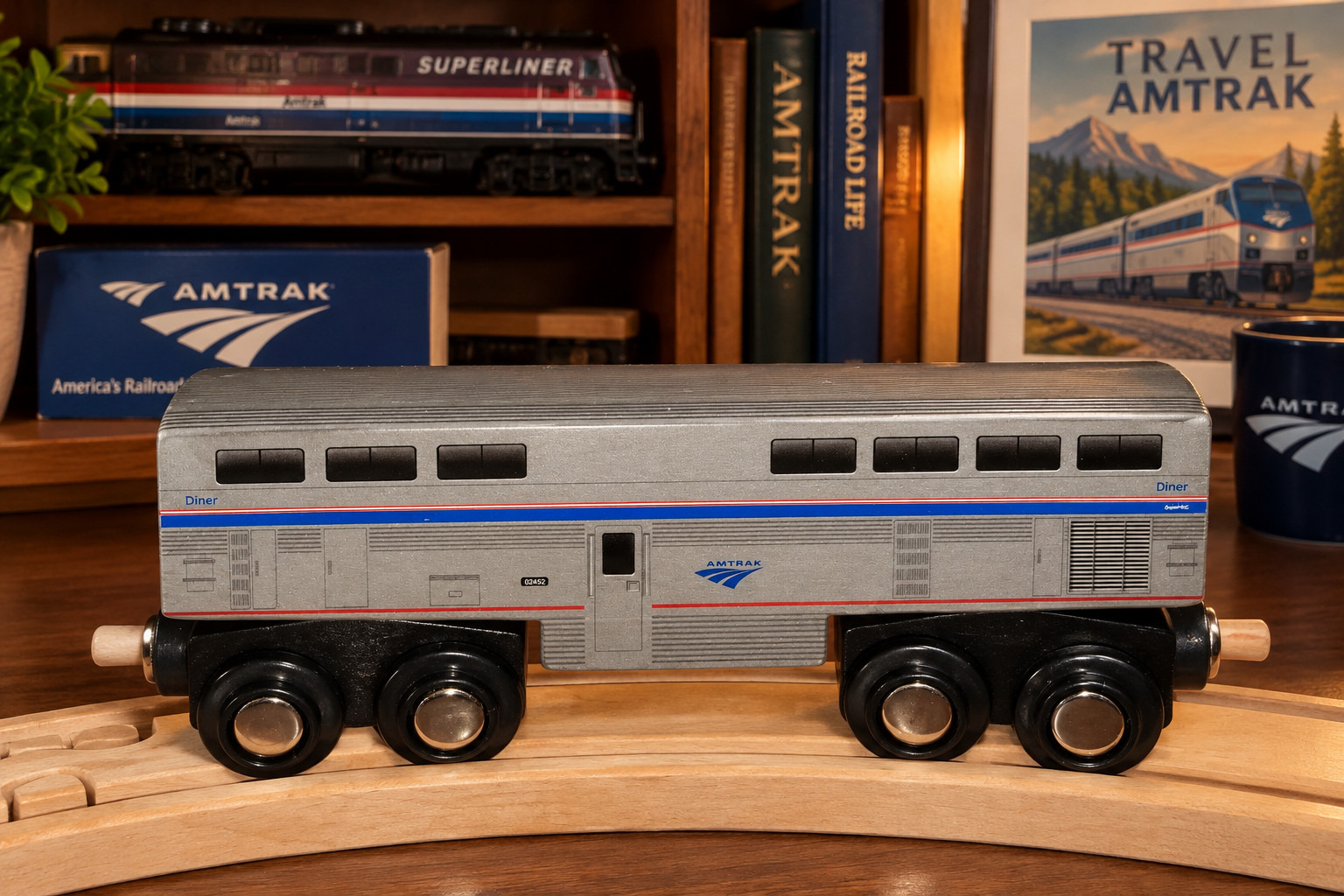 Amtrak Wooden Train Diner Dining Car 4.25\