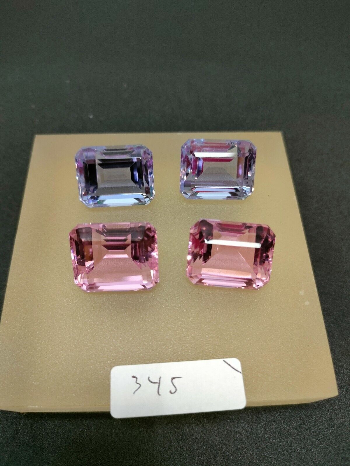 Andara Crystal Square Cutting 25mm 2 pair in 2 color (345)
