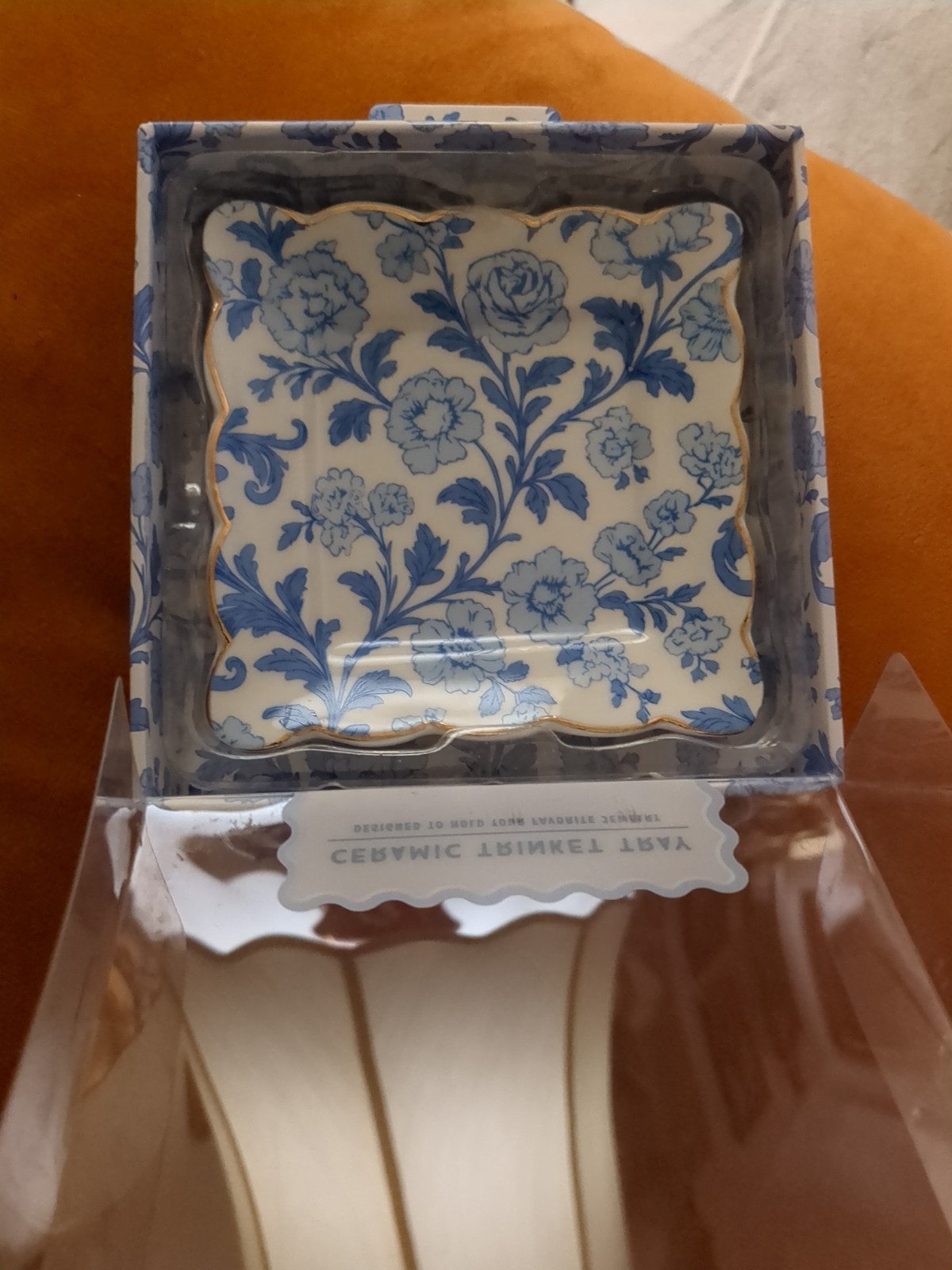 Vintage Style Diva Ceramic Multi-functional Lined Trinket Tray 4x4\ Vintage Style Diva Ceramic Multi-functional Lined Trinket Tray 4x4\