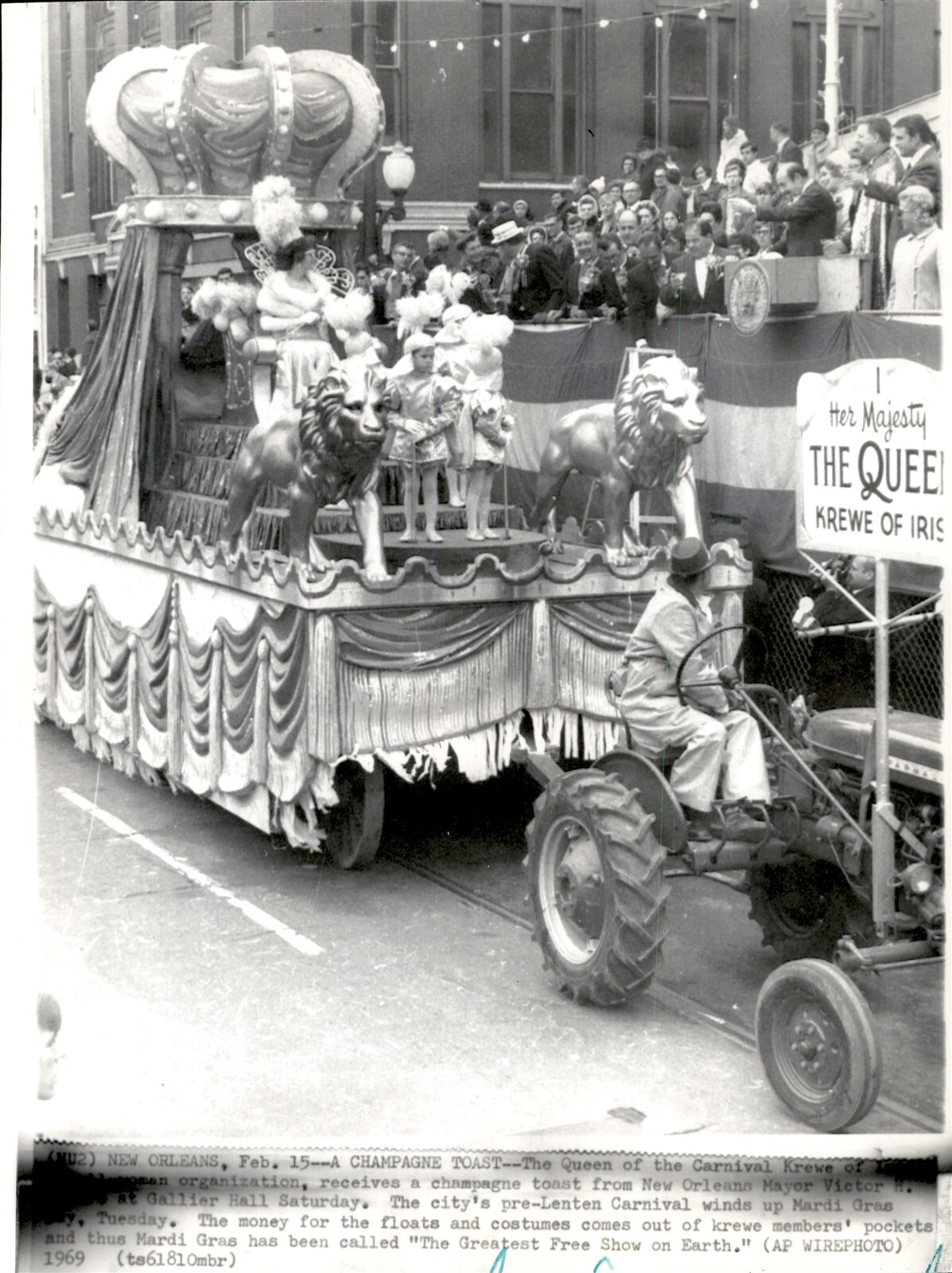 LD287 1969 Wire Photo CHAMPAGNE TOAST Queen of Carnival Krewe Mardi Gras Orleans LD287 1969 Wire Photo CHAMPAGNE TOAST Queen of Carnival Krewe Mardi Gras Orleans