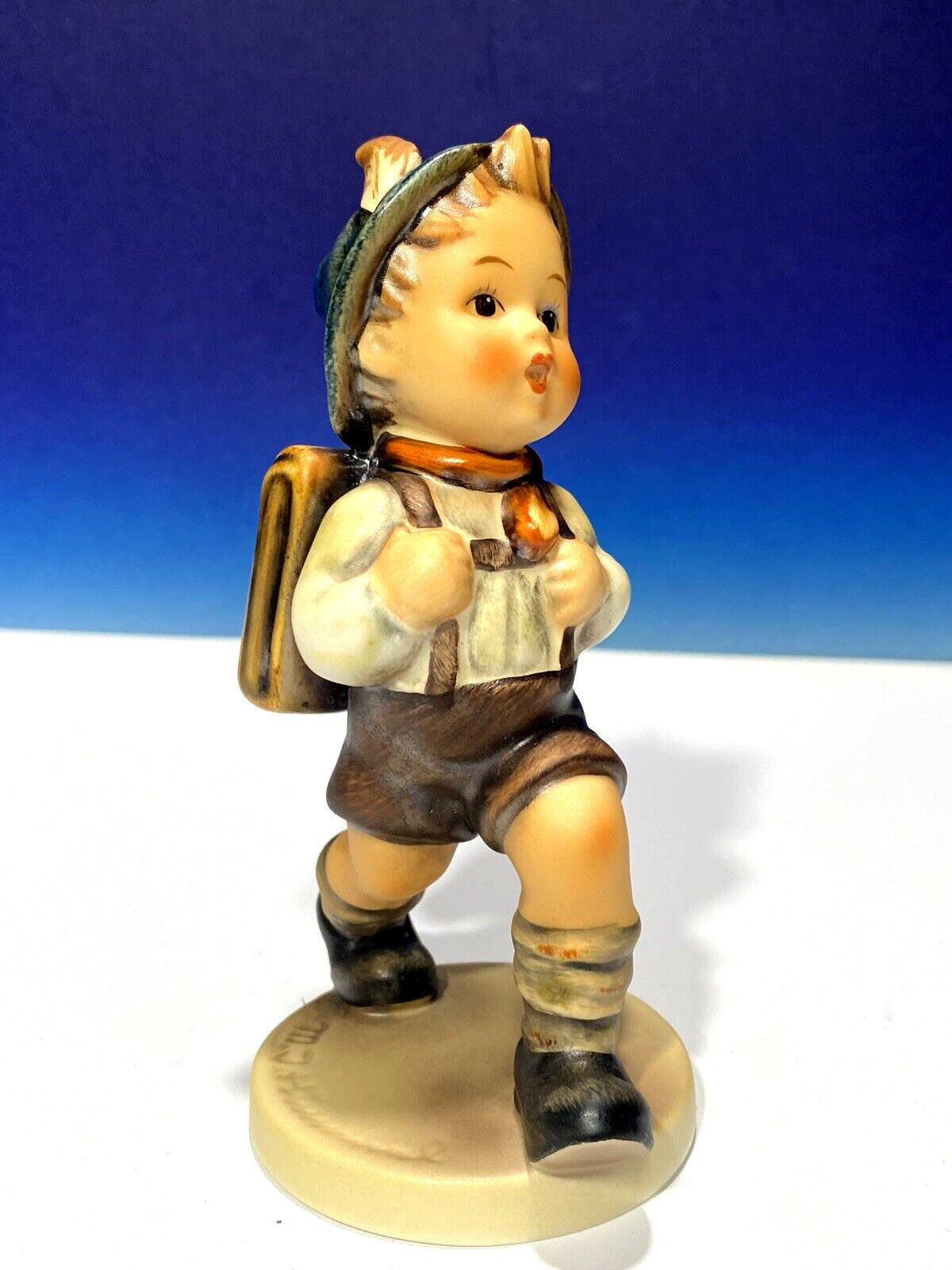 Hummel Goebel Figurines  \'\'SCHOOL BOY \'\' #82/0