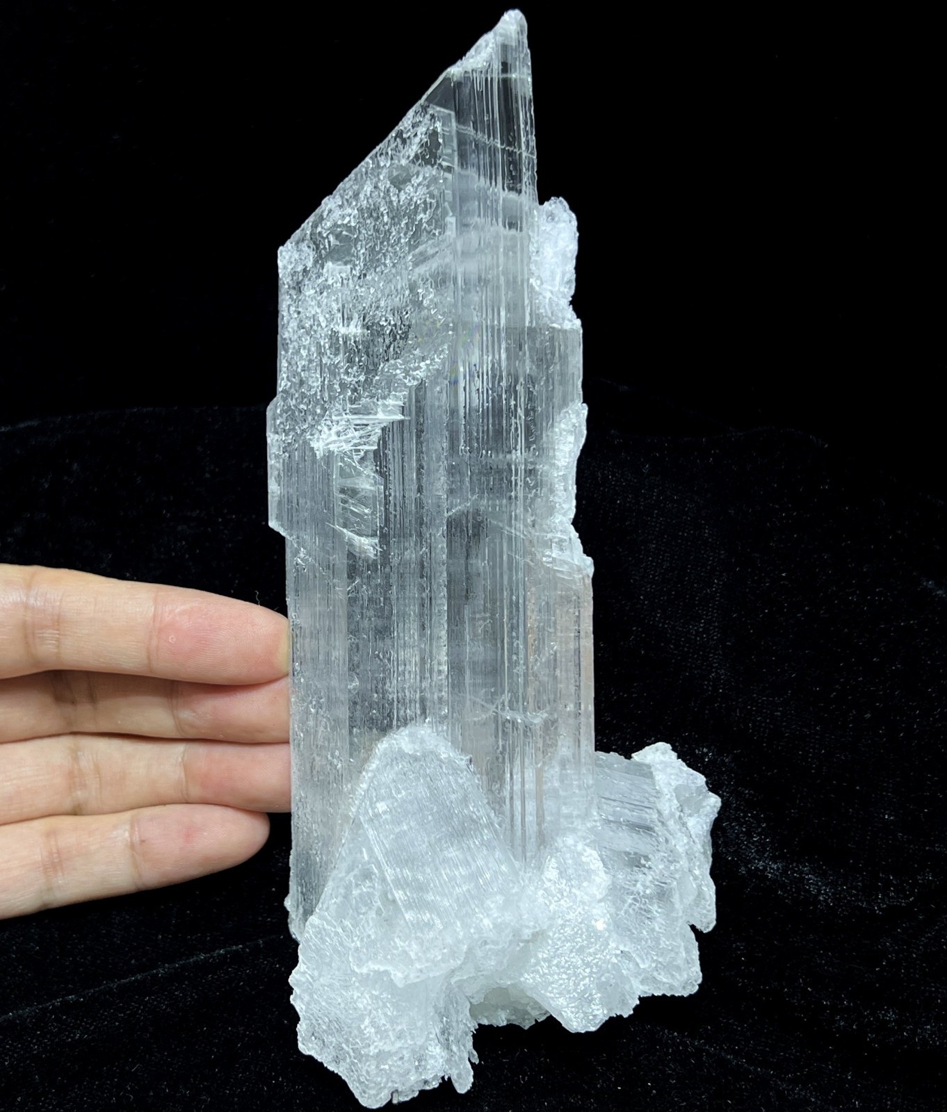 Rare FLUORESCENT - 165mm 480g POWERFUL clear Selenite, Natural Mineral Specimen Rare FLUORESCENT - 165mm 480g POWERFUL clear Selenite, Natural Mineral Specimen