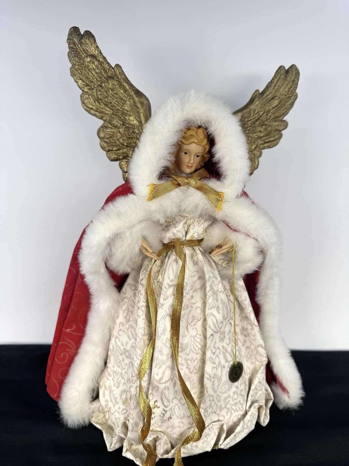 Possible Dreams Clothtique 2000 “Millenium Angel” Red Cape Gold Wings  12.5”