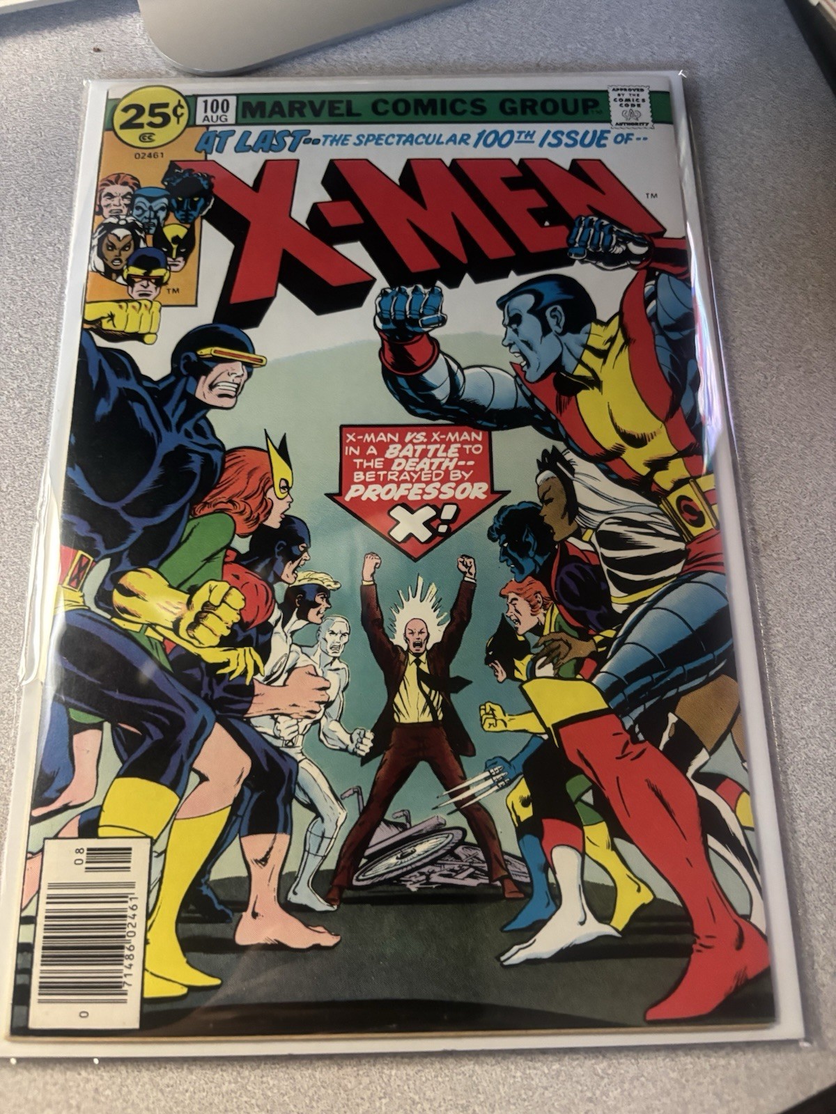 X-Men #100  Very Fine Near Mint Off-White to White Pages Marvel Comics