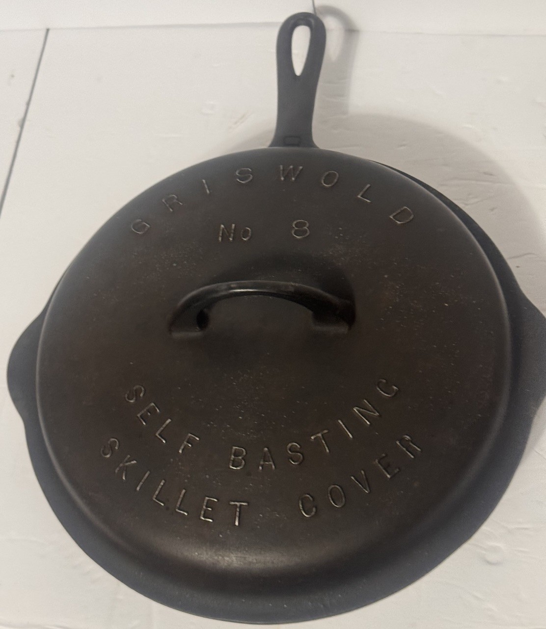 Vintage Griswold Cast Iron #8 Skillet with  Matching Self Basking Marked Lid