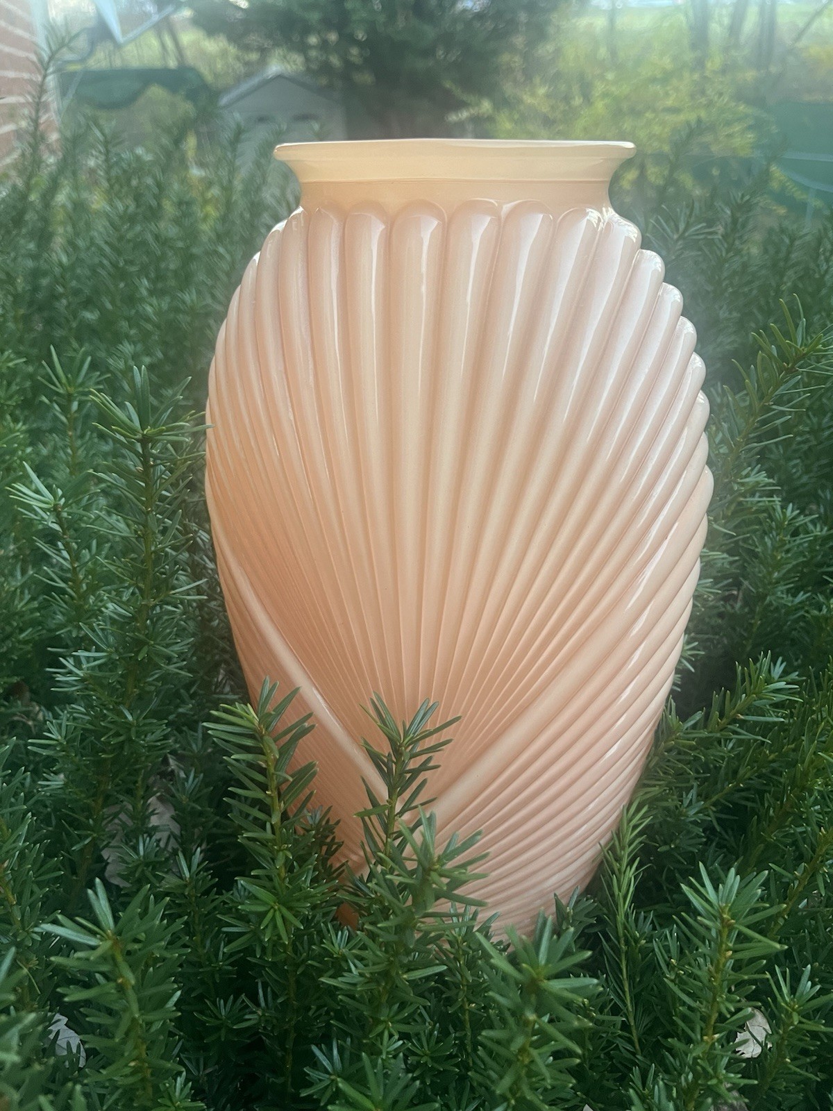 Vtg 1980's Anchor Hocking Peach Salmon Ribbed Glass Vase 12.5