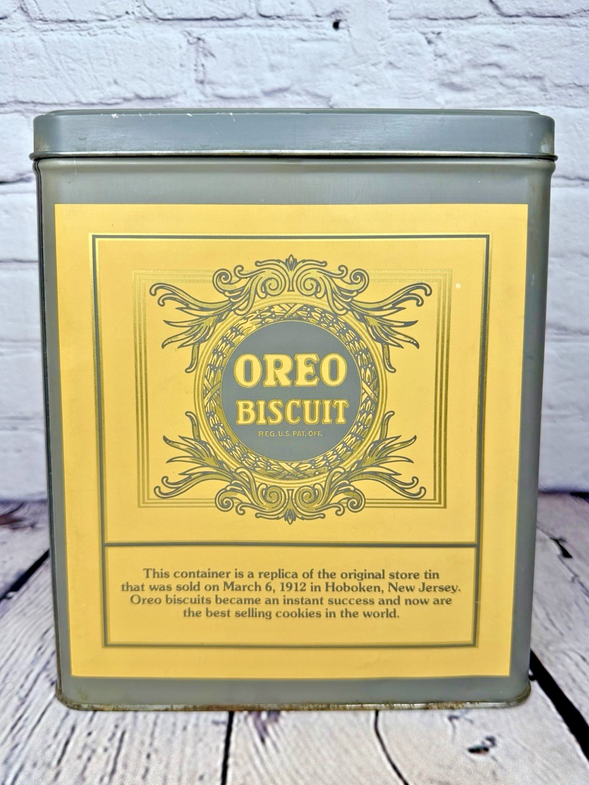 1986 Replica of Vintage 1912 OREO Biscuit Store Cookie Tin Box Limited Edition