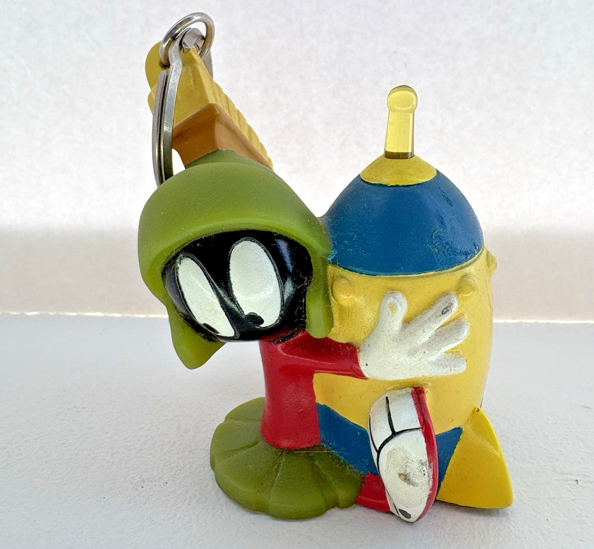 Vintage 1999 Applause Warner Bros Looney Tunes Marvin Bag Clip / Keychain Vintage 1999 Applause Warner Bros Looney Tunes Marvin Bag Clip / Keychain