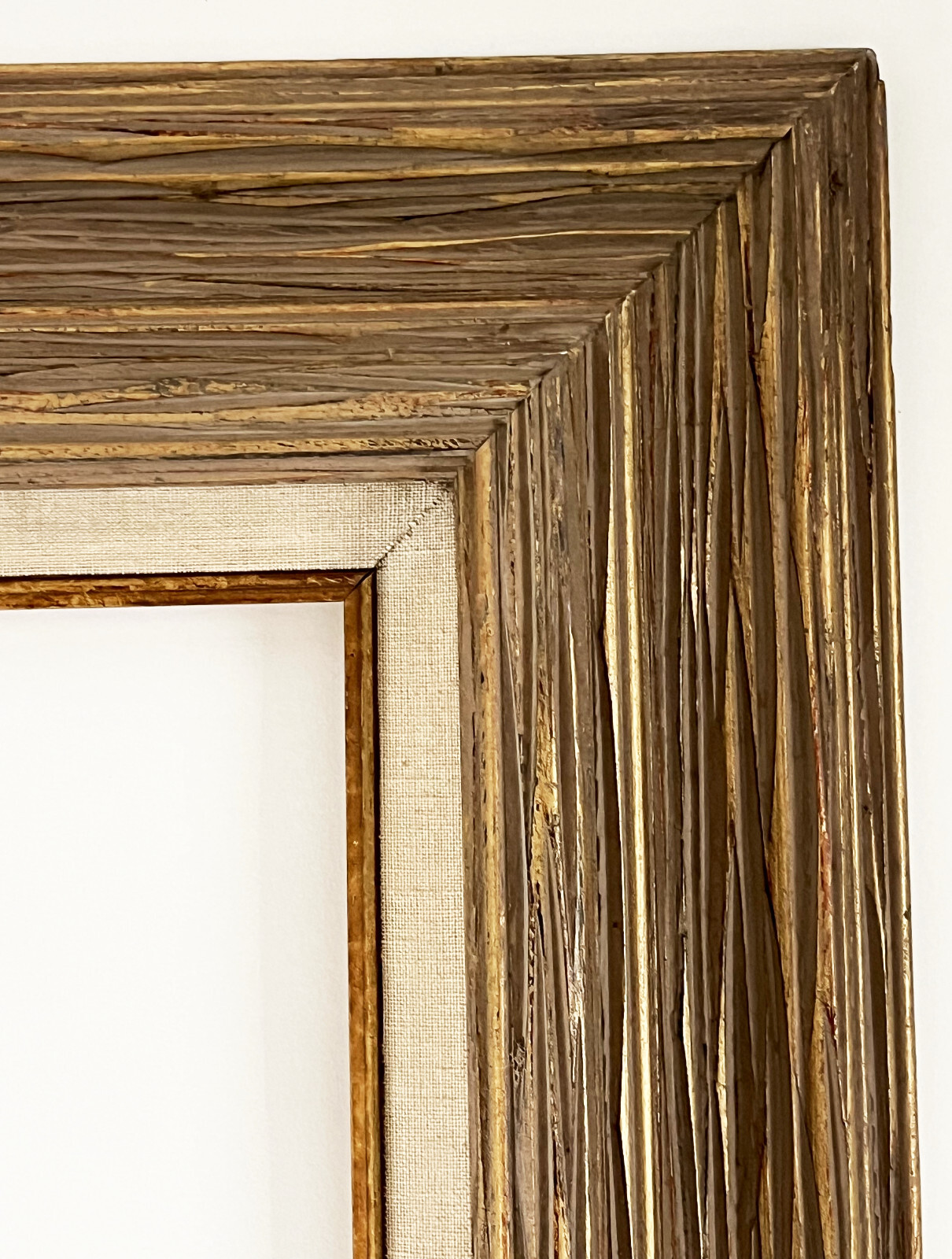VTG MID CENTURY MODERNIST CARVED GILT GOLD WOOD PICTURE FRAME 18 x 24\