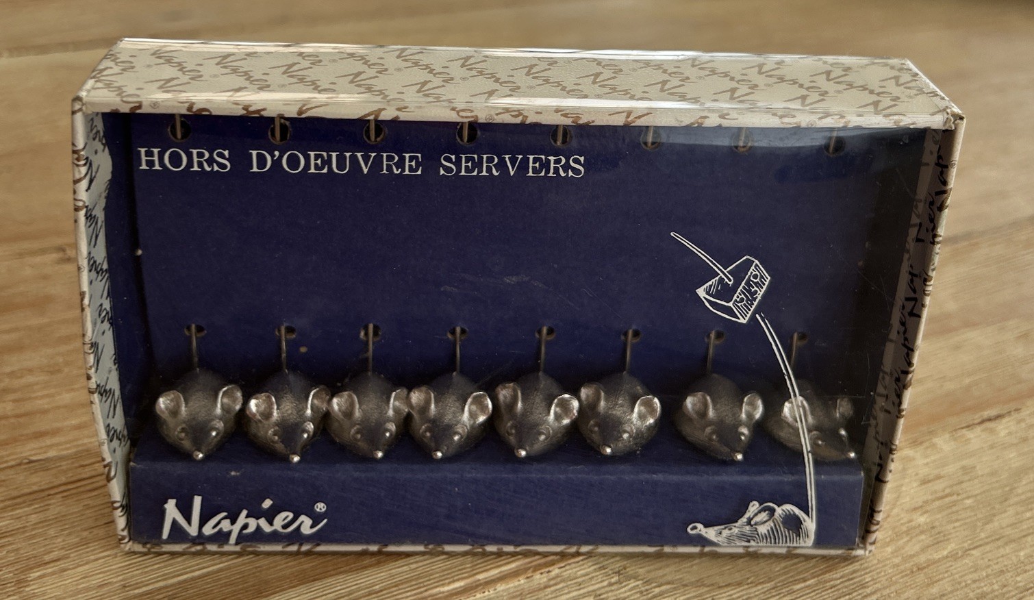 Vintage Napier Mouse Hors D\'Oeuvre Servers Set of 8 Cocktail Picks Original Box