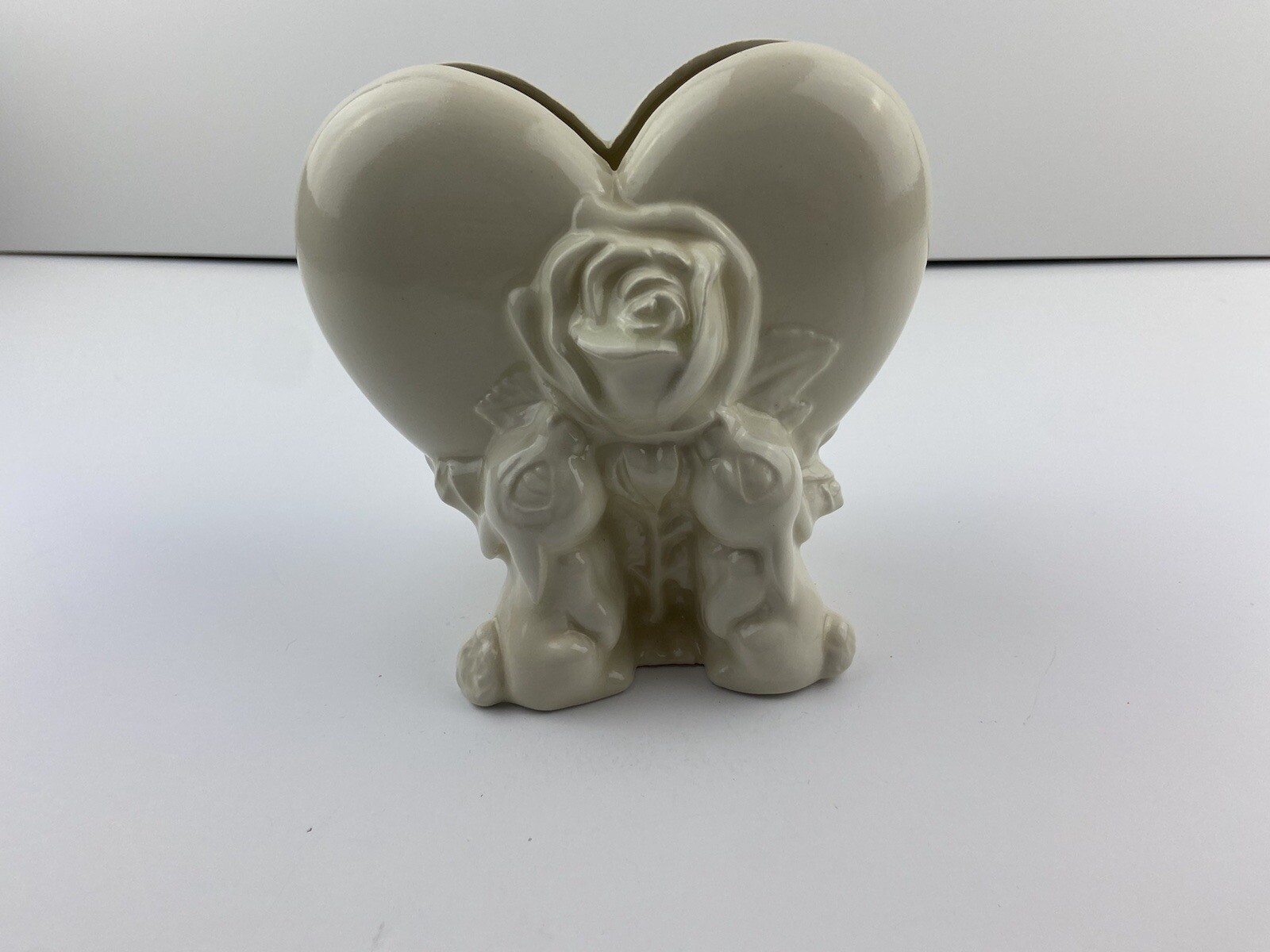 1980 DUNCAN ENTERPRISES HEART SHAPED VASE BUNNIES ROSE Planter Garden 1Z