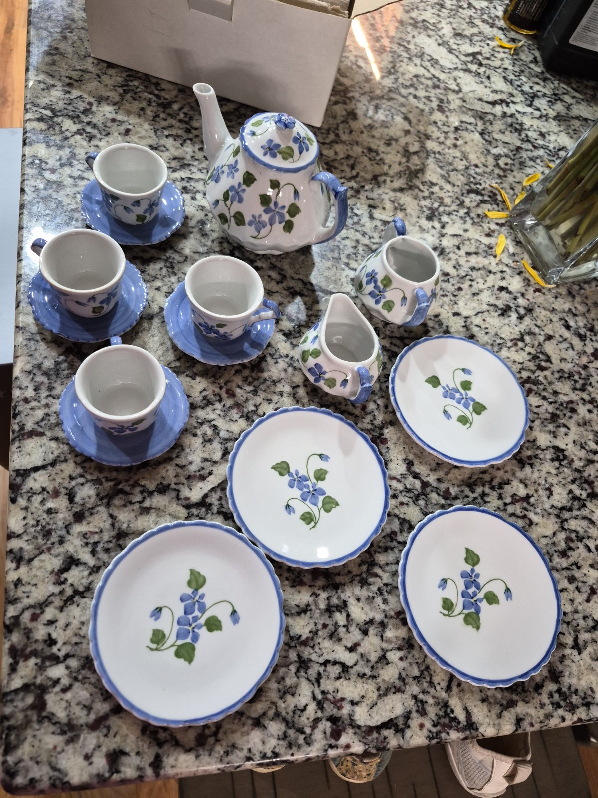 Andrea By Sadek Vintage NIB 17 pc Set Tea Set Blue and White Floral 