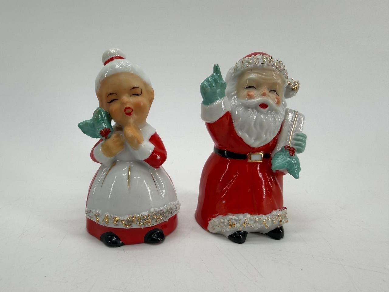 Vintage Japan Santa Mrs Claus Ceramic Salt Pepper Shakers Set No Stoppers