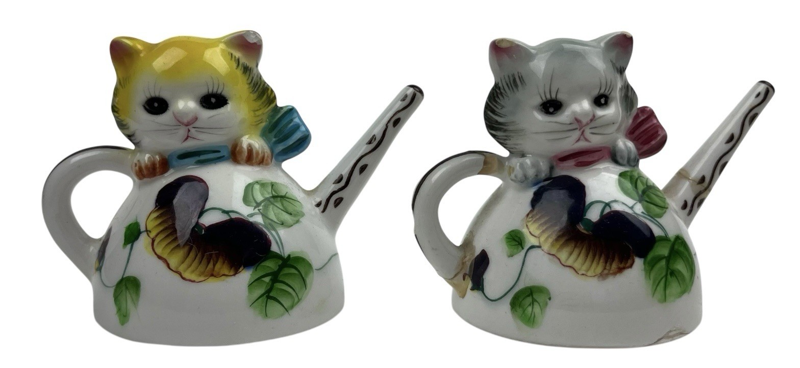 Vintage Ceramic Salt Pepper Cat Kitty Kitten Teapots Pansy Flowers Floral AS IS
