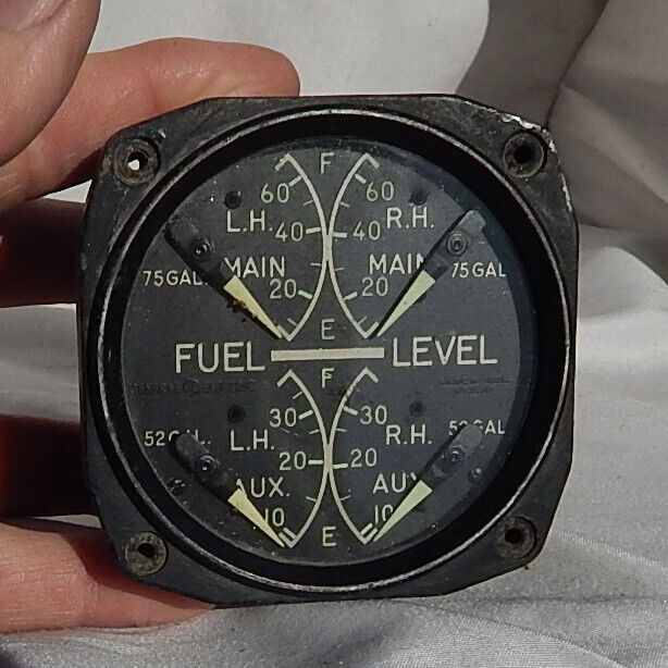 WW2 SBD-5 Dauntless Divebomber Pilot\'s Fuel Quantity Indicator Gauge Instrument