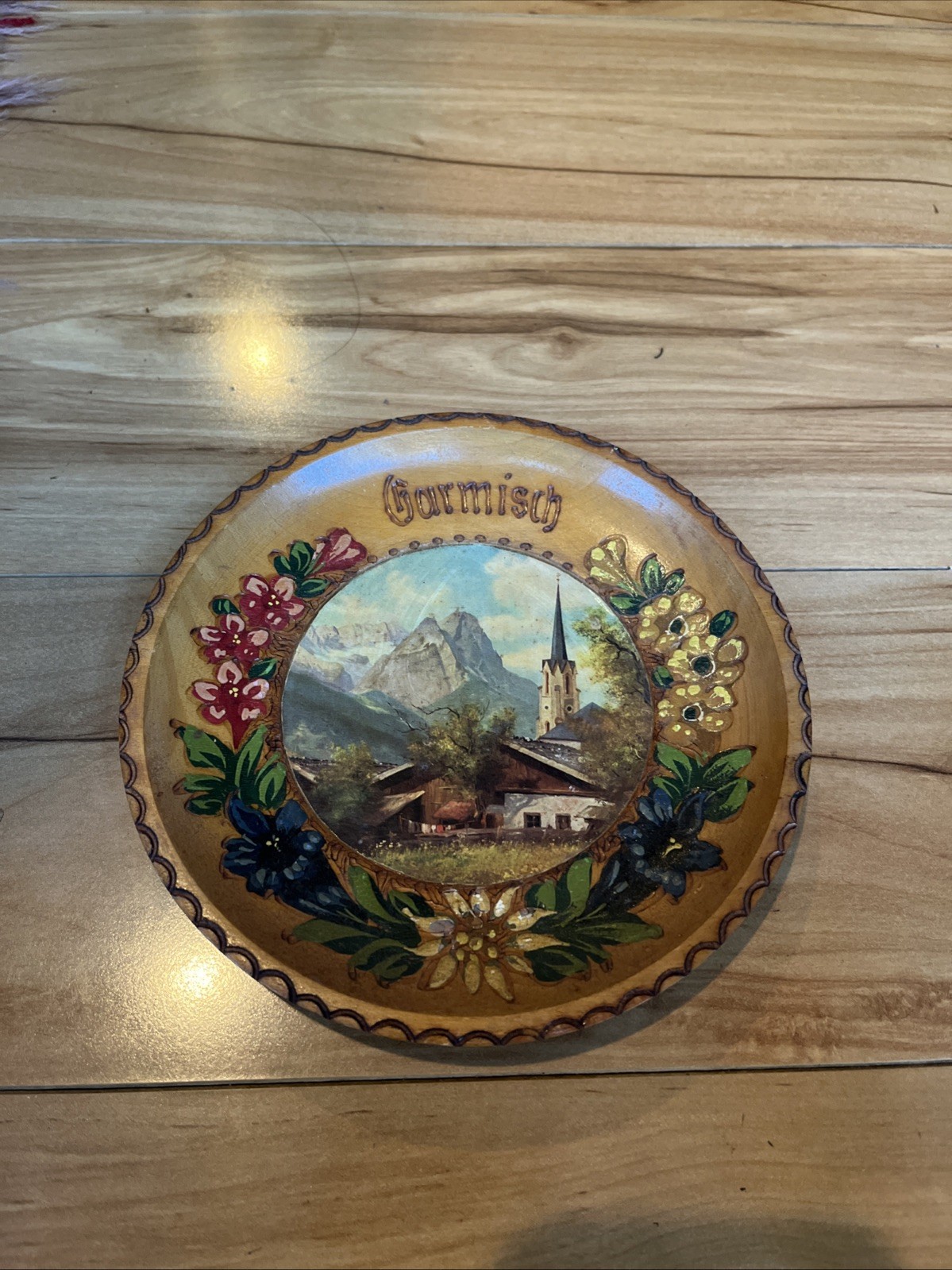 Vintage Garmisch Germany Hand Painted Wooden Souvenir Wall Plate 6.5”Edelweiss
