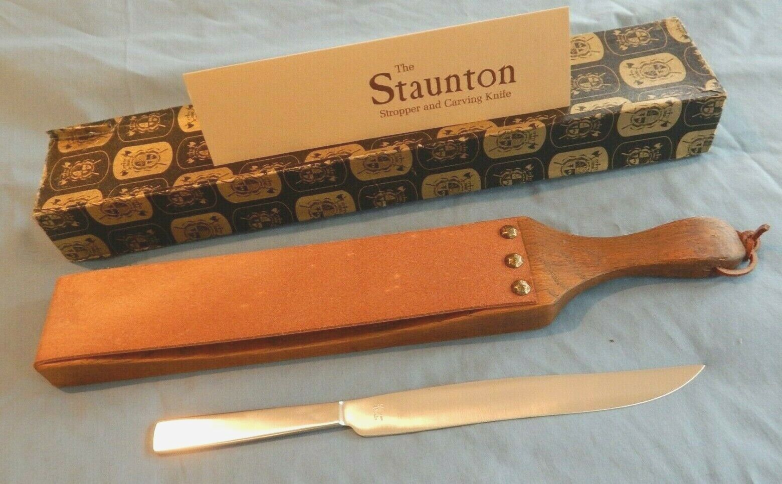 RARE VINTAGE STAUNTON CARVING KNIFE SET WITH OAK AND LEATHER STROPPER NIB