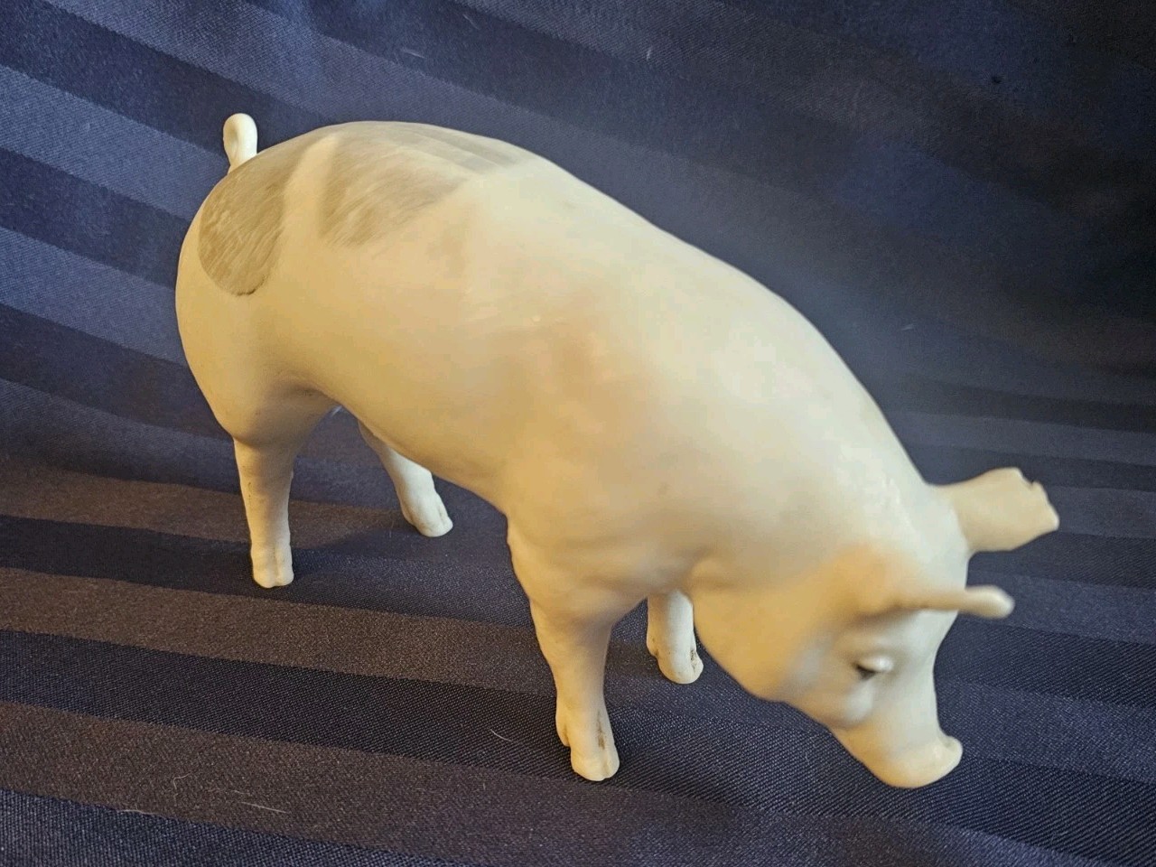 Breyer Jasper the Market Hog Pig Figure