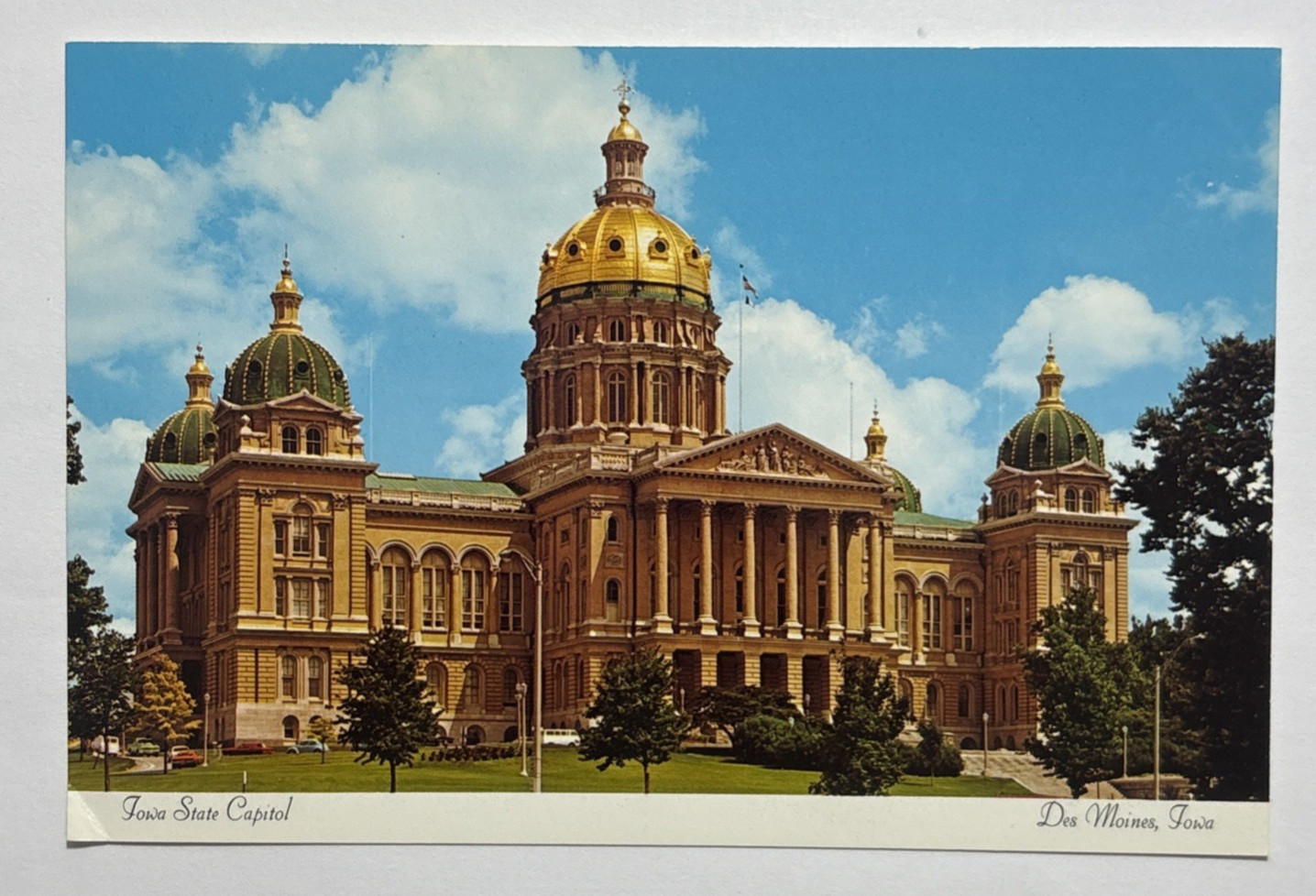 Iowa State Capitol Des Moines Iowa Postcard Unposted