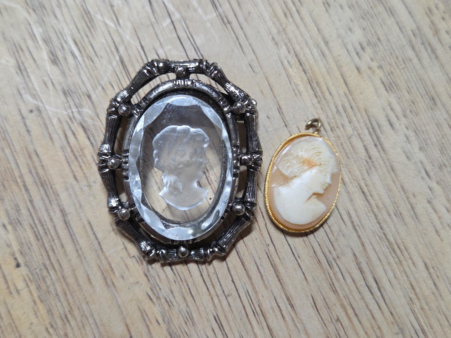 Vintage Clear Glass Cameo Gold Tone Pendant Carved Resin/Plastic Set
