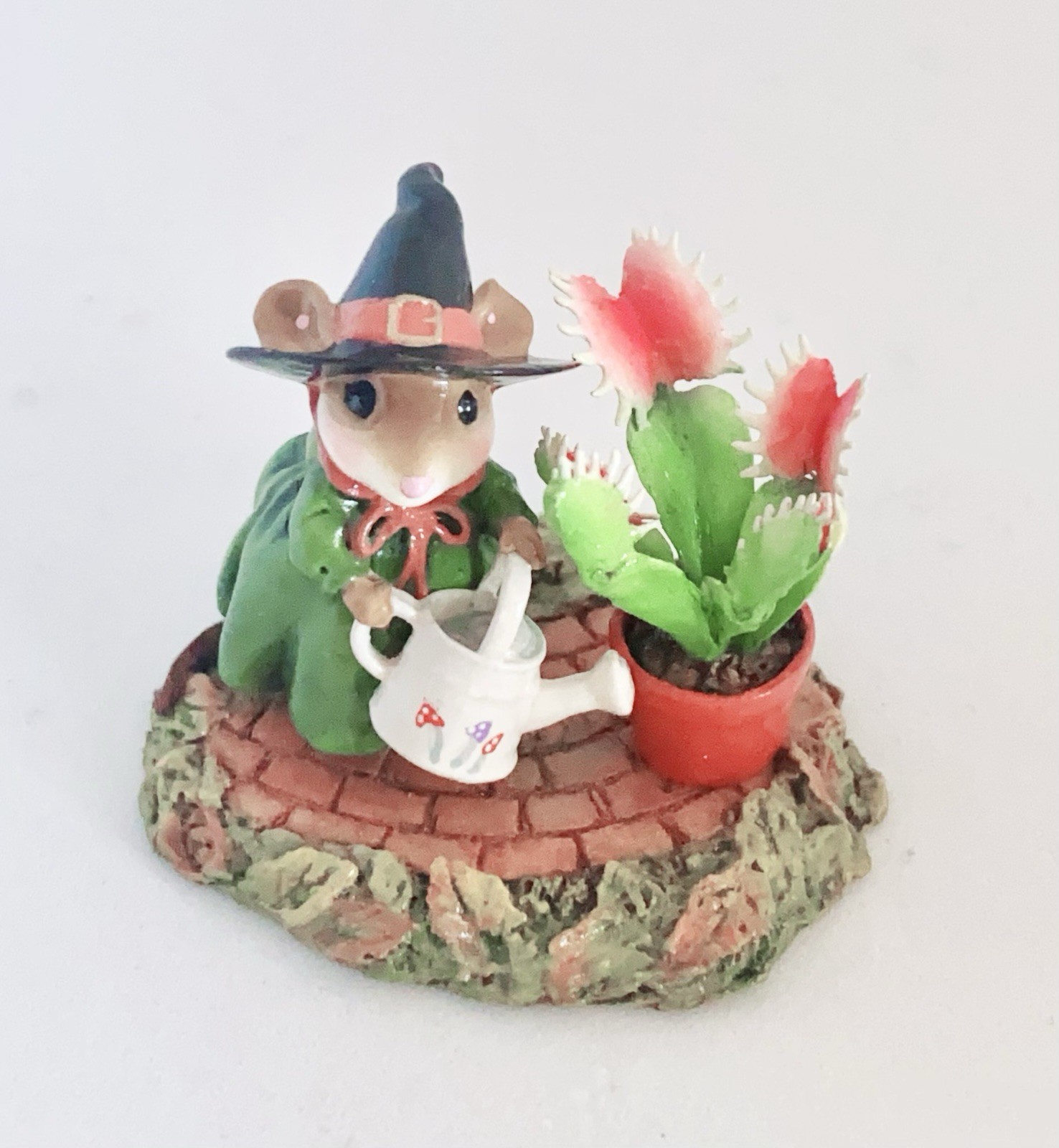 Wee Forest Folk “Venus’s Green Thumb” Miniature Figurine M-769