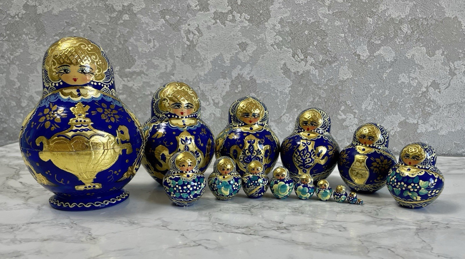 Vintage Russian Matryoshka with a Samovar  15pcs. Nesting Dolls Handmade