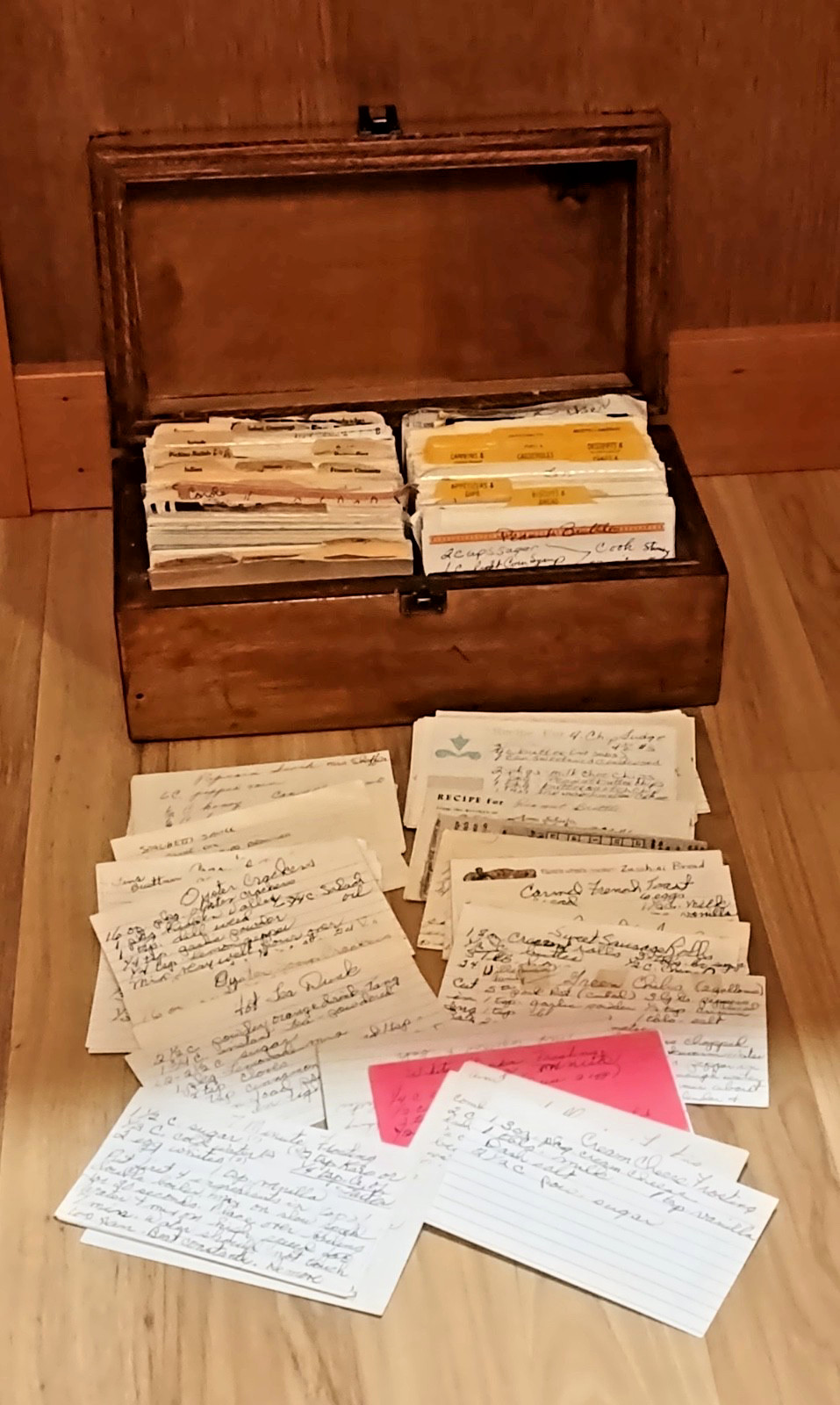 Vintage Recipes Hand Written & Cutouts 100's With Double Sided Wooden Recipe Box
