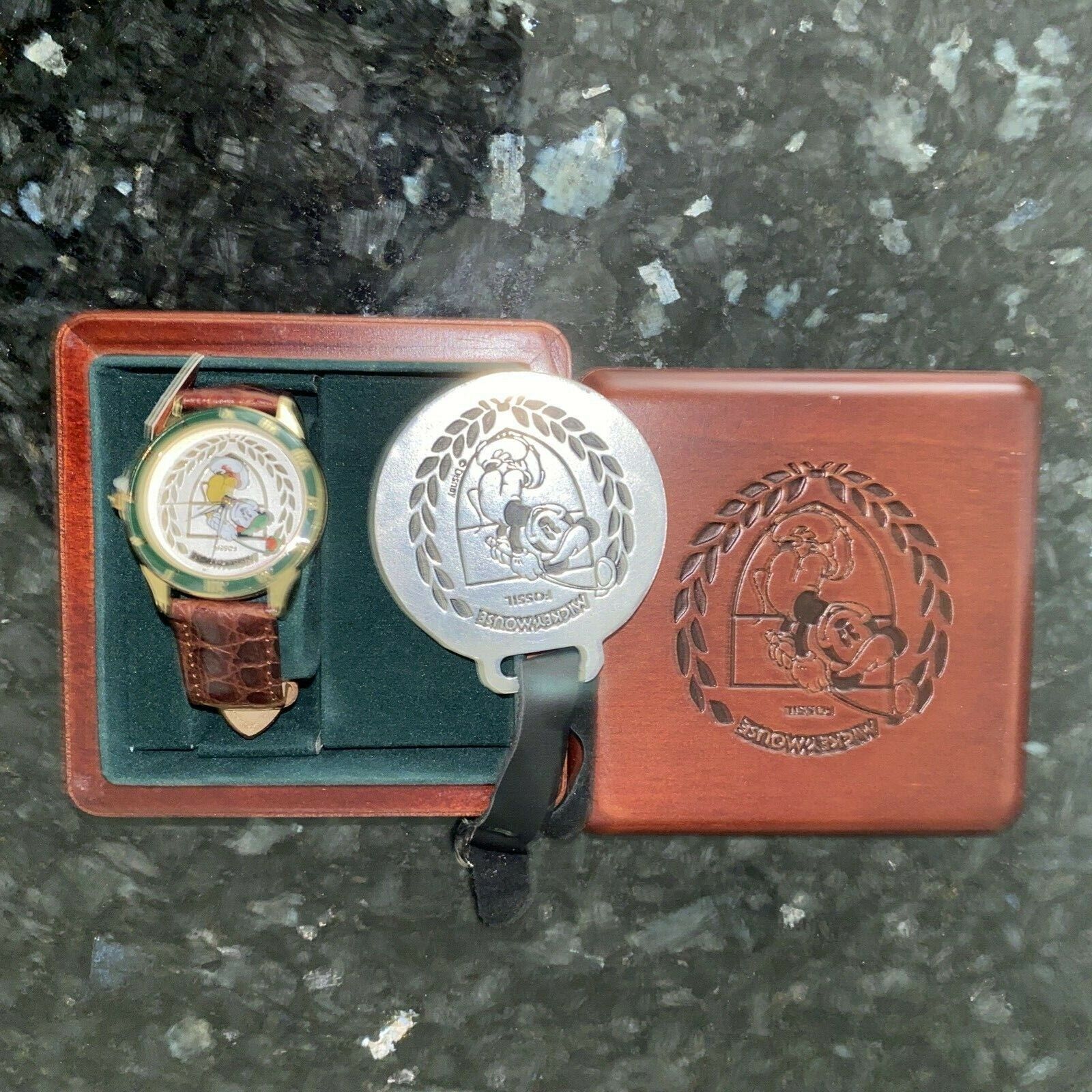 Mint in Box Genuine Fossil Mickey Mouse Golfer LTD Edition 0058/10,000 LI-1559