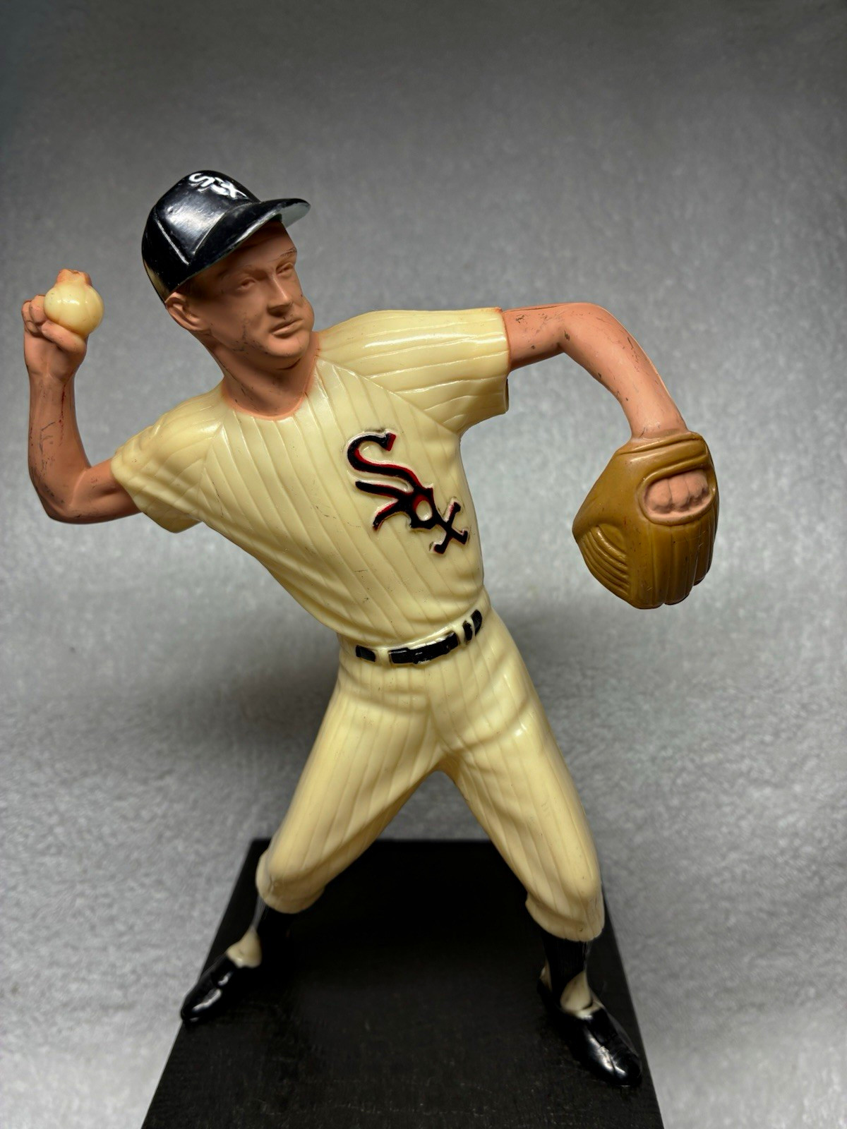 Original vintage 1958–1963 Nellie Fox Hartland Plastics baseball statue