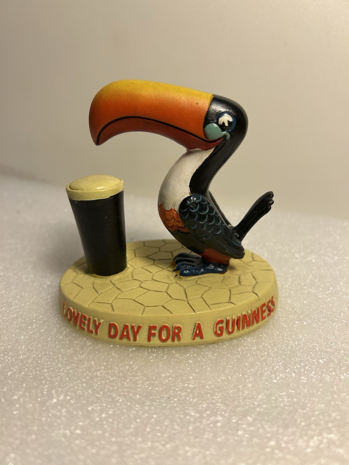 GUINNESS TOUCAN WITH BEER STATUE. OH MY GUINNESS DECORATIVE NOVELTY. USA