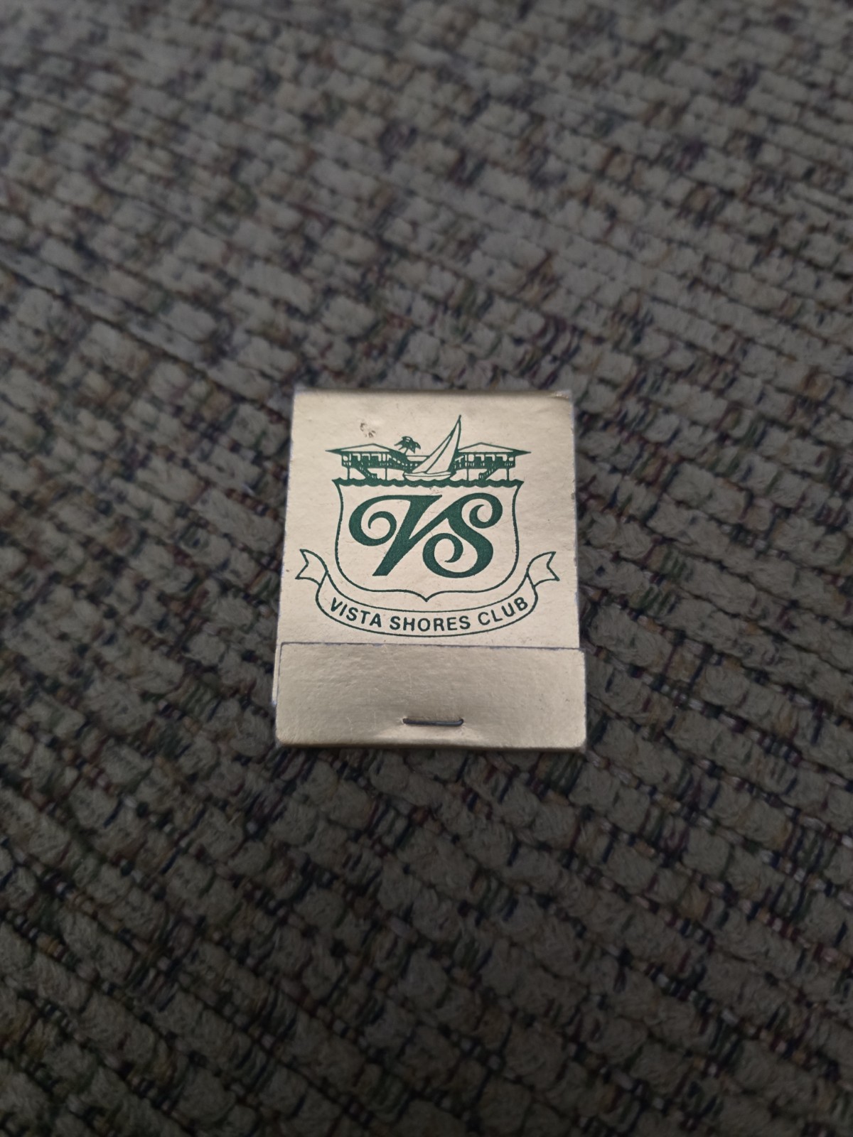 VINTAGE VISTA SHORES CLUB NEW ORLEANS MATCHBOOK