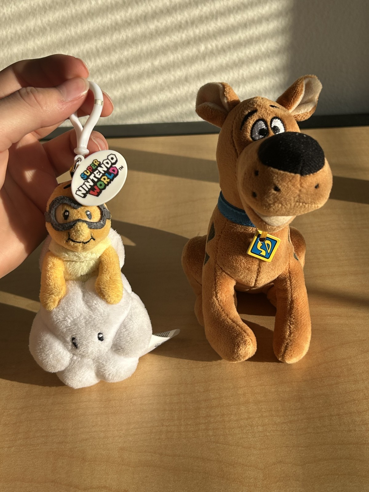 New Super Nintendo World Keychain Lakitu Cloud Plush Universal Studios Hollywood