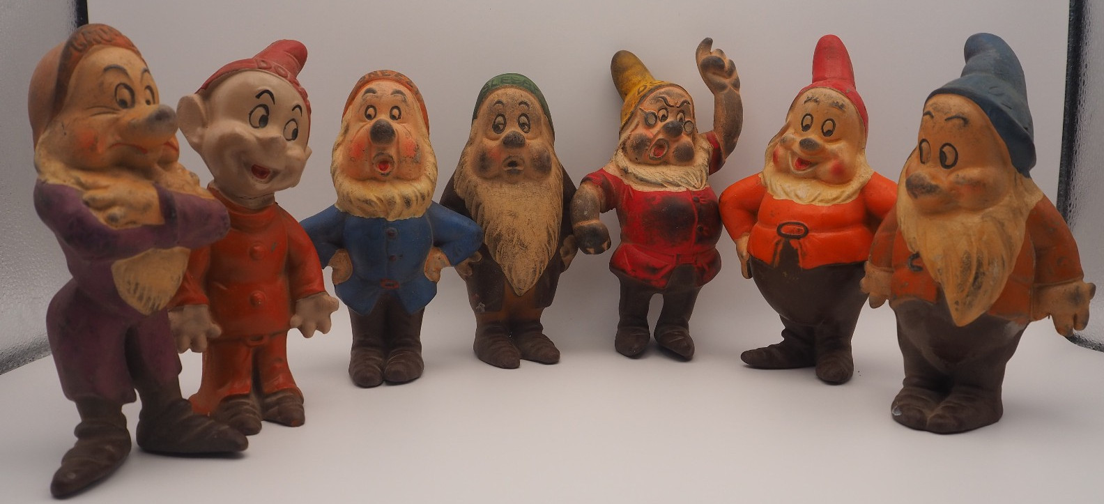 Vintage Walt Disney Seiberling Seven Dwarfs Set 1938