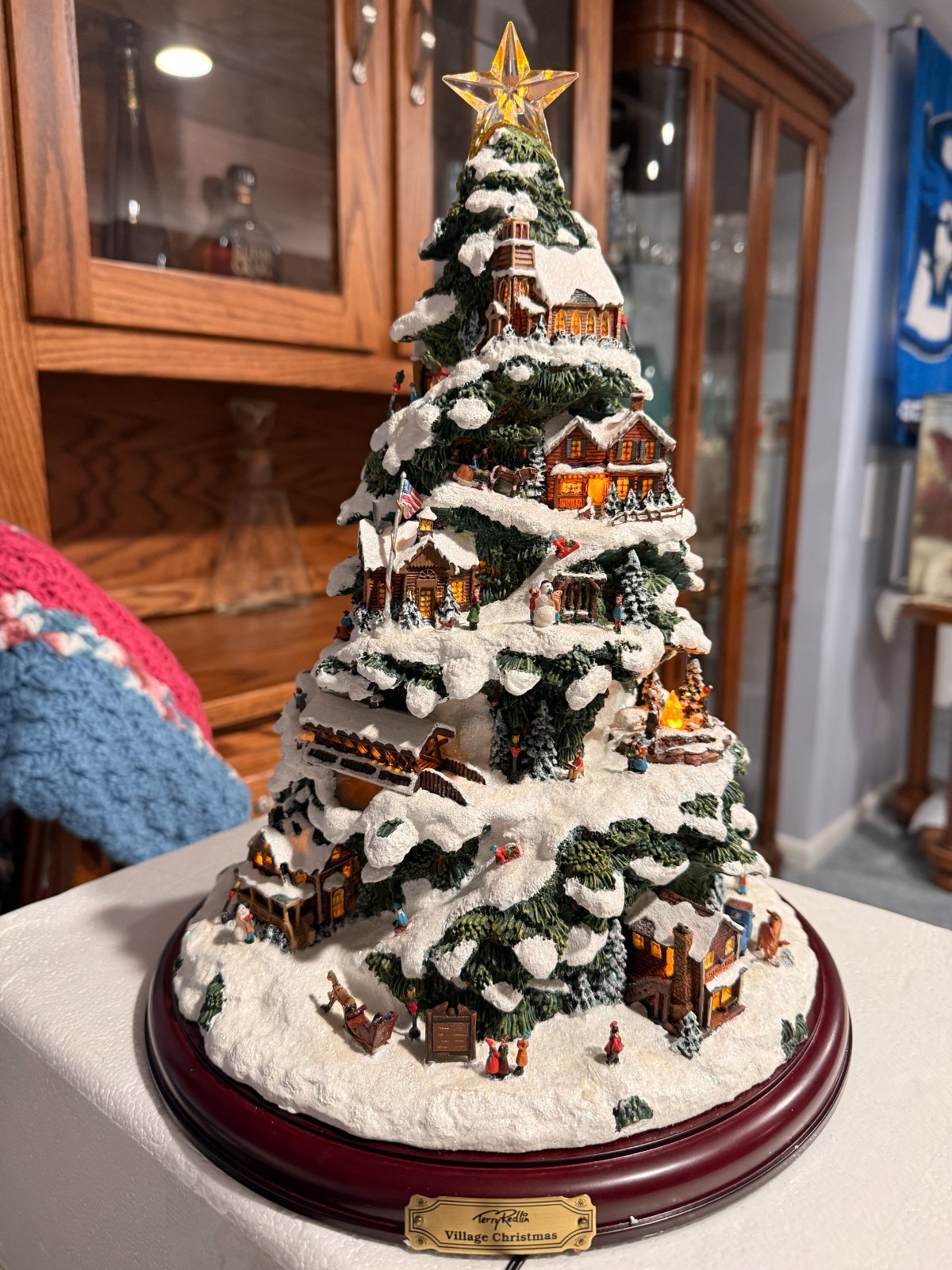 Thomas Kinkade Village Christmas Tree Lighted 2004 Bradford Exchange 15