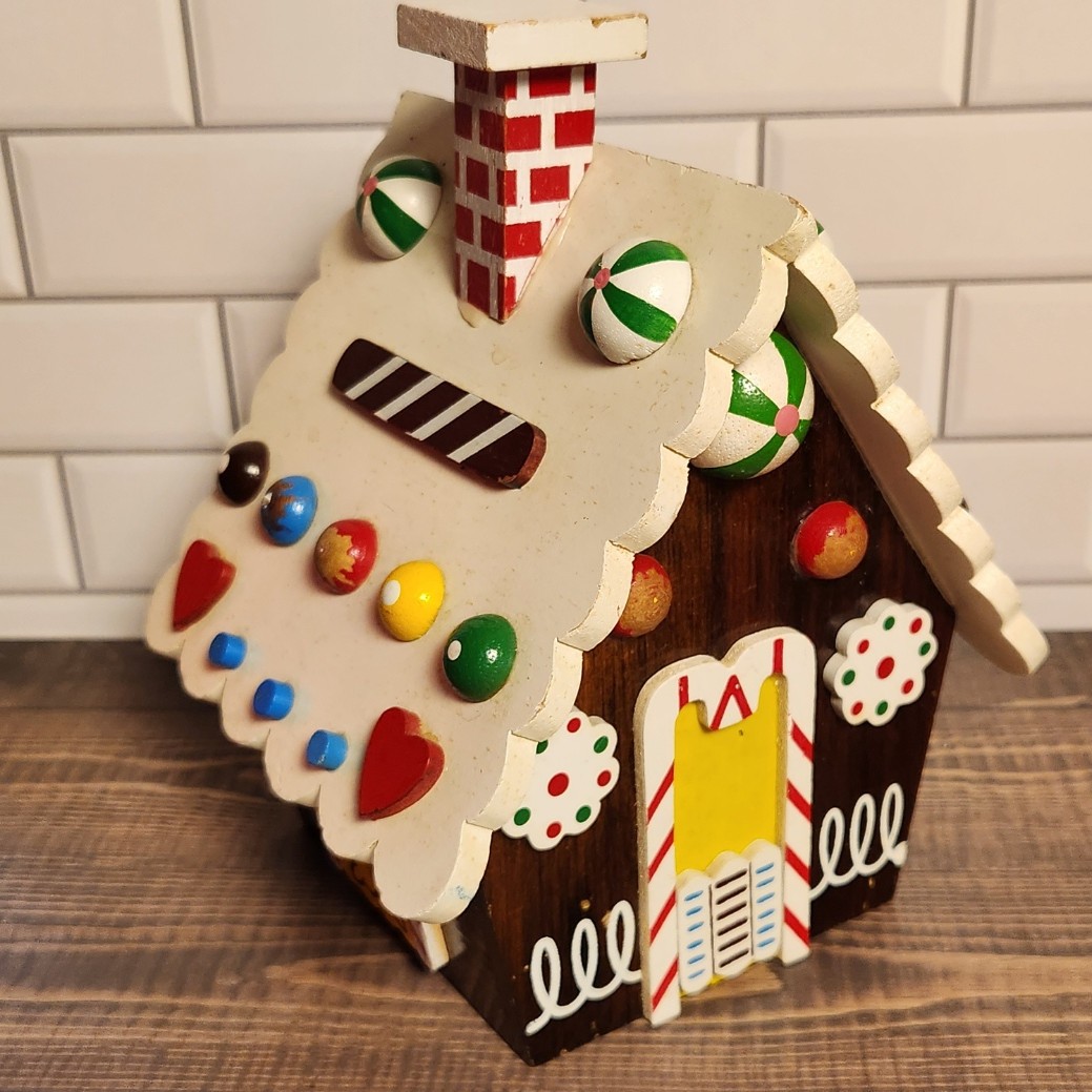 Vintage Wooden Christmas Candy Gingerbread House