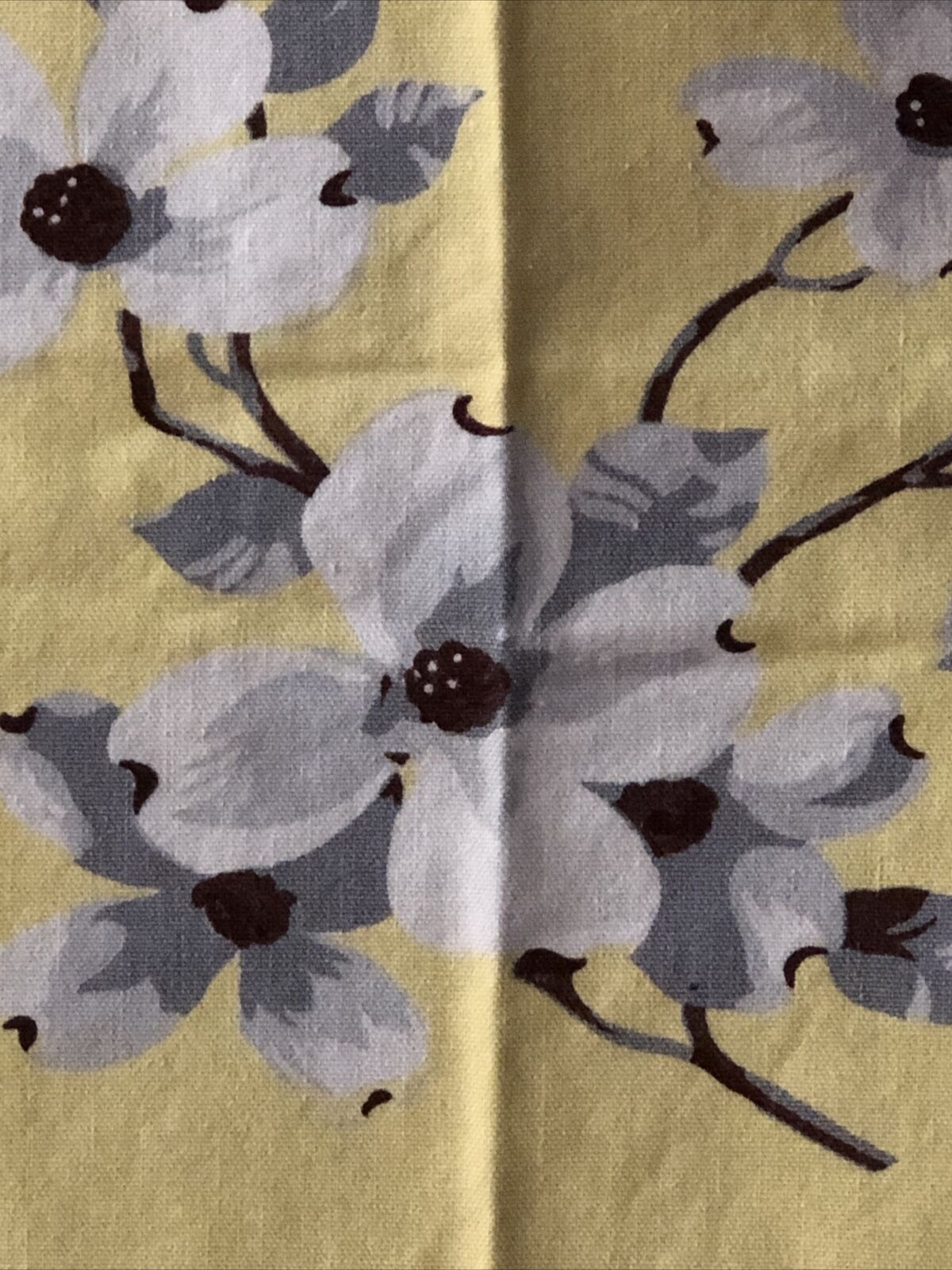 VTG Wilendur Retro MCM Tablecloth Yellow White Dogwood Blossoms 32”X 46”