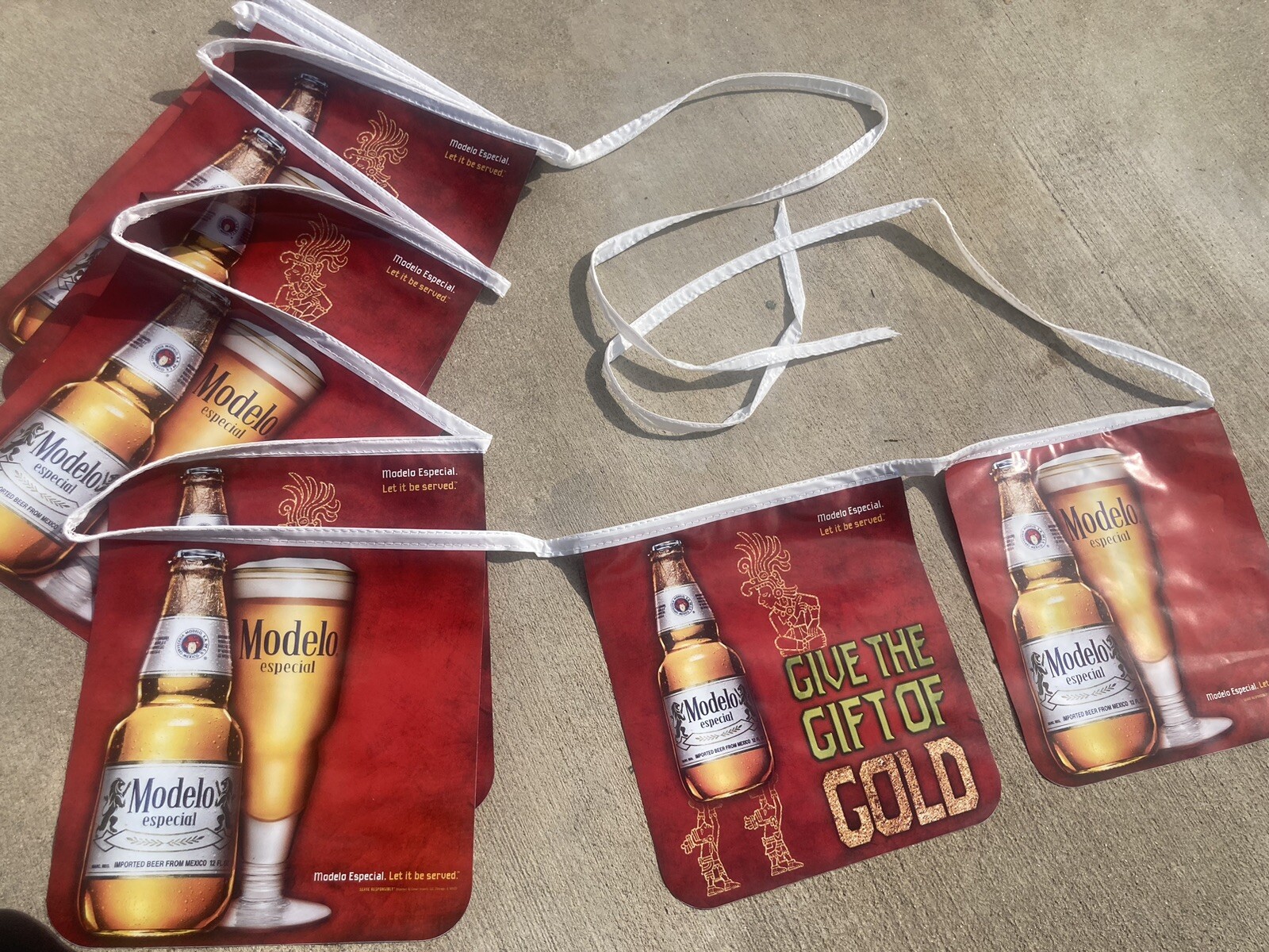 🔥New 14’ Long Modelo Gift Of Gold Vinyl Beer Party String Banner Sign