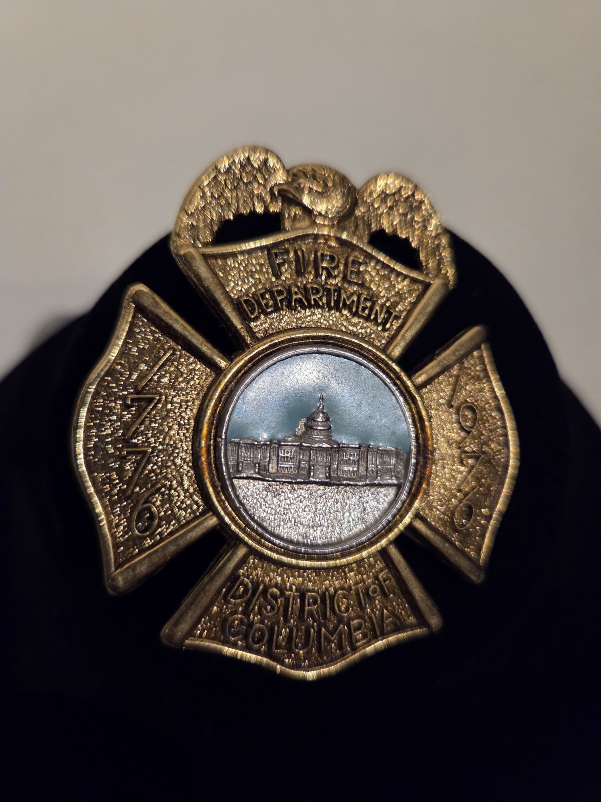 Vintage Bicentennial 1976 District Of Columbia Fire Department Badge Eagle...