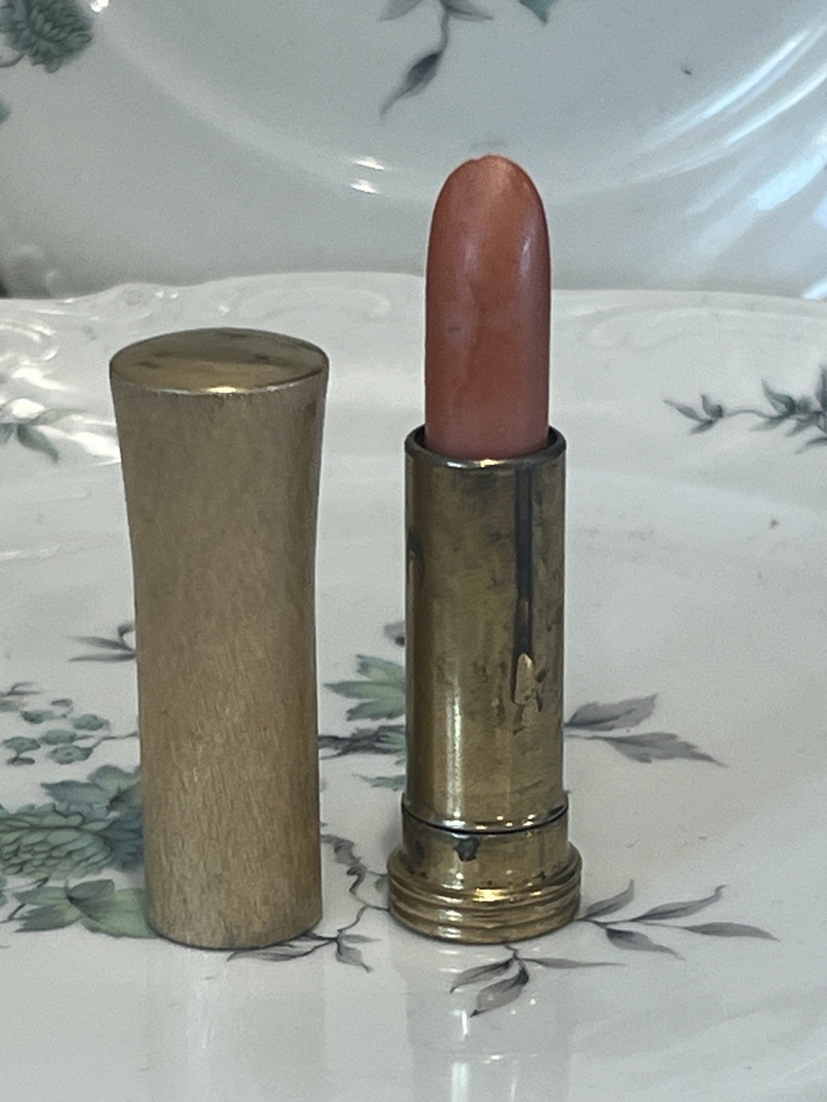 VINTAGE R.H. COSMETICS N.Y. COLLECTIBLE GOLD METAL TUBE LIPSTICK NEW AMBER