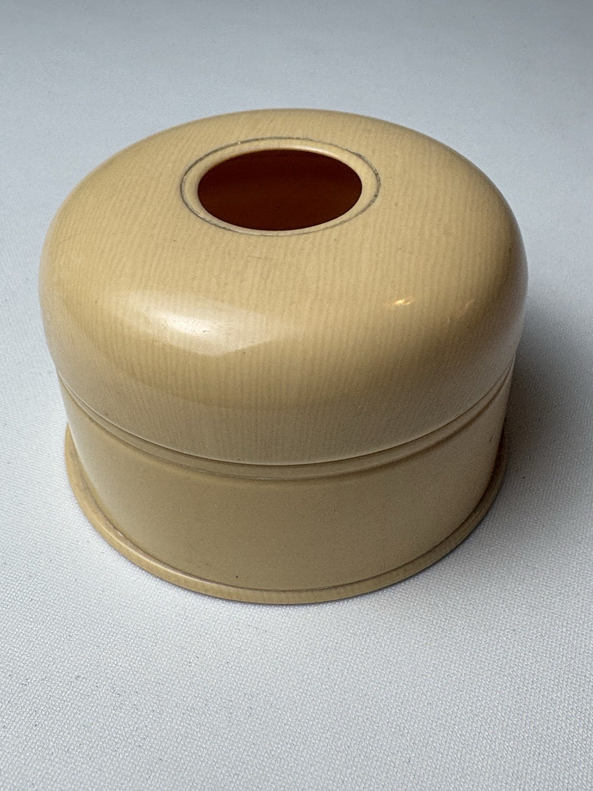 VTG 1930’s Celluloid Hair Catcher- Vanity Table Accessory. Approx 3.25” Dia