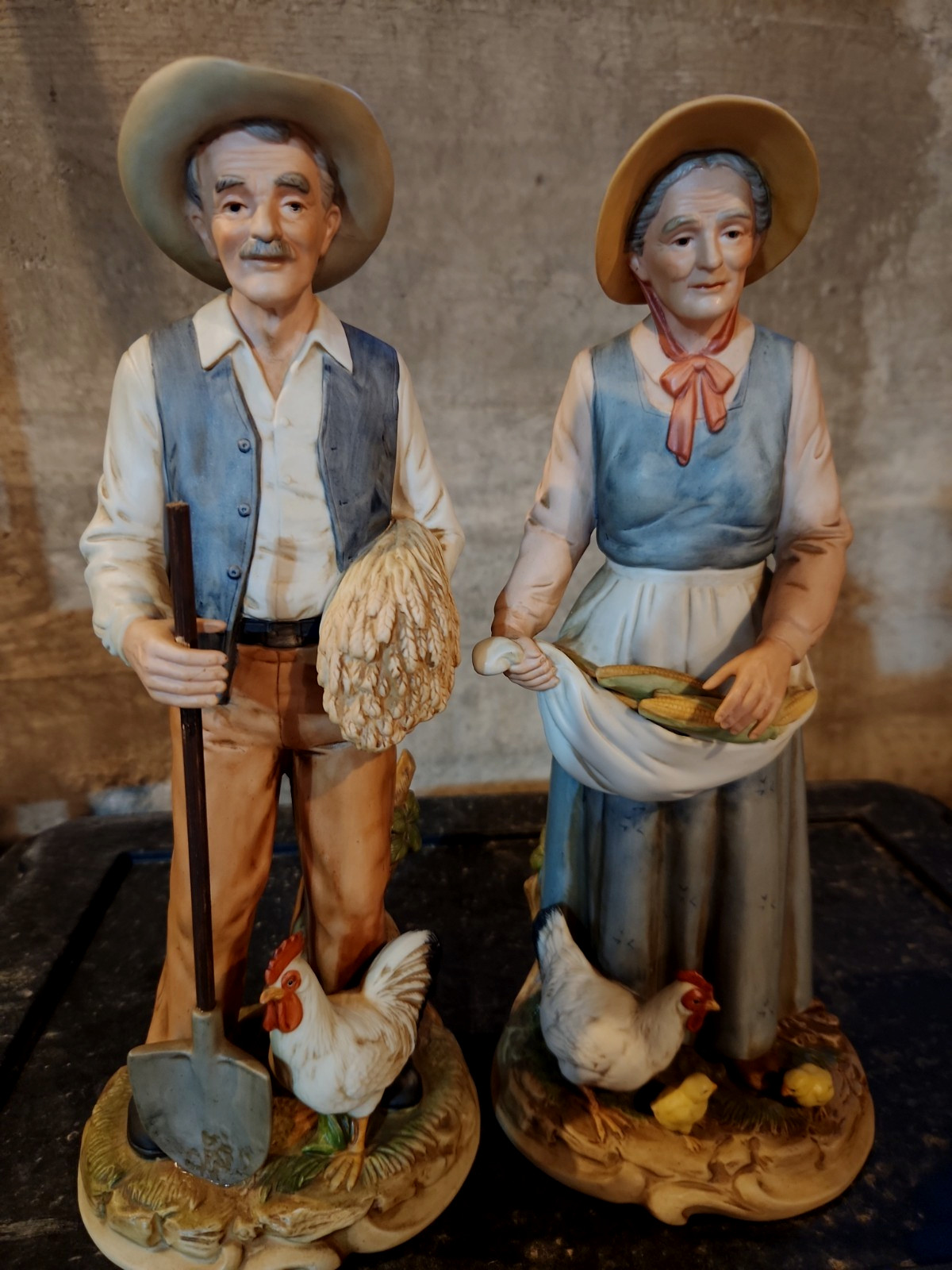 HOMCO HOME INTERIOR 13 INCH FIGURINES OLD FARMERS 8744 WITH CHICKENS CORN WHEAT