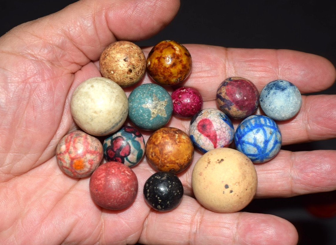 ⭐🗽⭐1800s Victorina era 🧐👉 Lot of 15 mixed antique clay collector's marbles