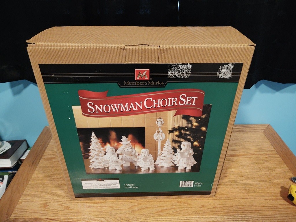 Members Mark Lg 7 Piece Snowman Choir White & Gold Trimmed Porcelain Figures Members Mark Lg 7 Piece Snowman Choir White & Gold Trimmed Porcelain Figures