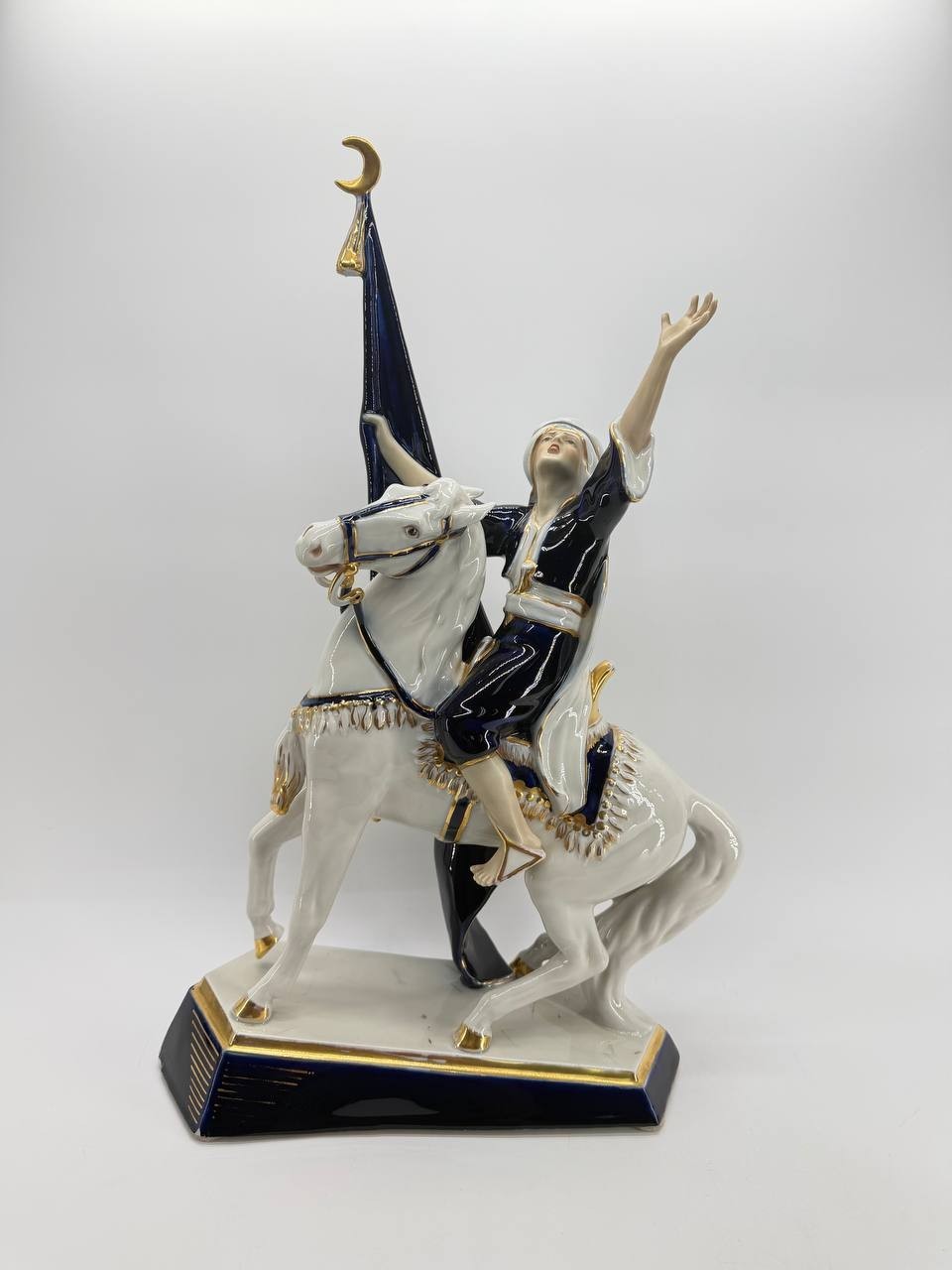 Vintage Royal Dux Bohemia 2975 Arabian Horse Rider Flag Porcelain Figurine 6.25