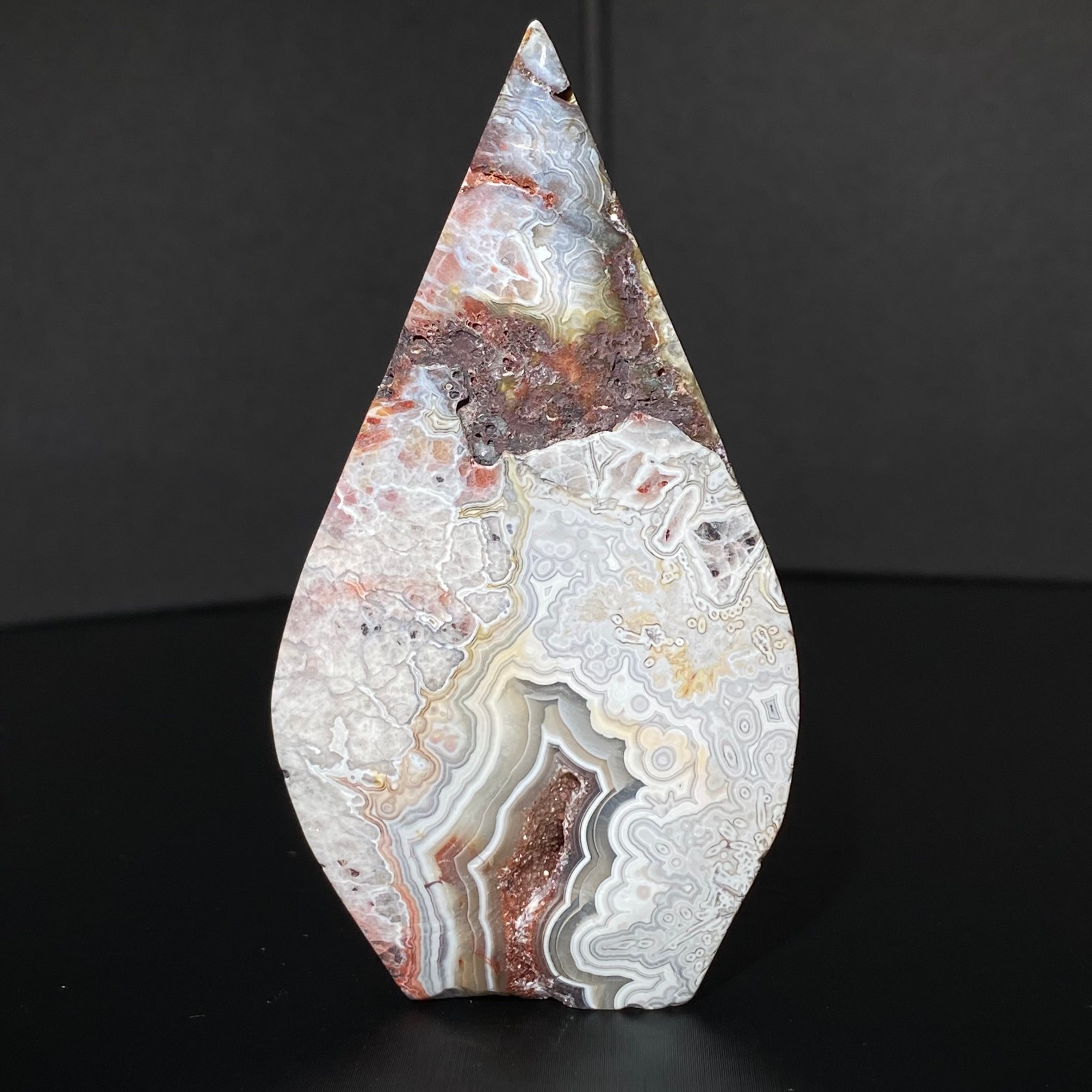 81g Natural Mexican striped agate water drop quartz crystal sample 81g Natural Mexican striped agate water drop quartz crystal sample